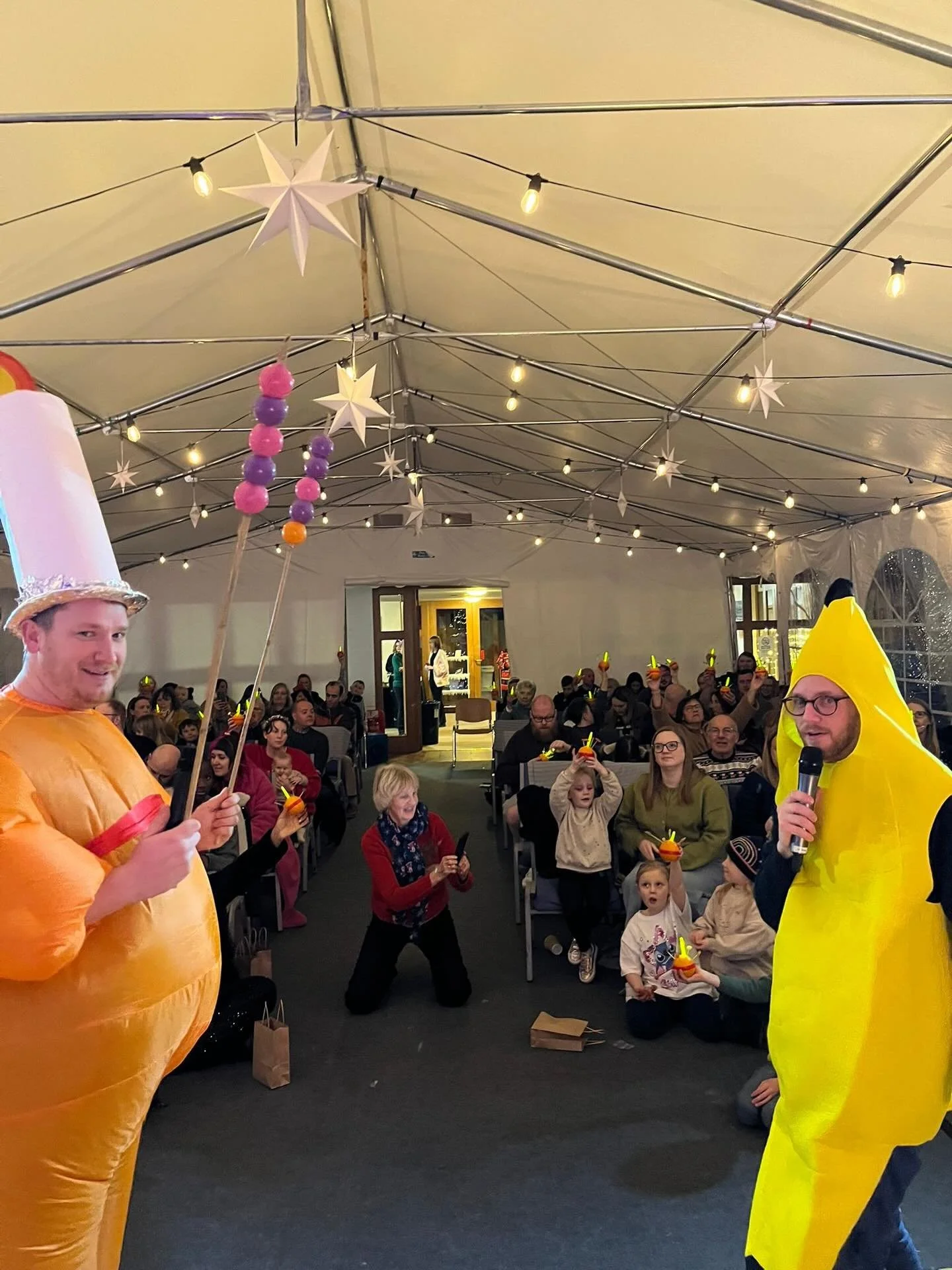 It was such a joyful and fun time this afternoon at our Christingle service! Than you everyone for coming. 

Tonight - midnight communion 11.15pm

Christmas Day - 10am all age service (30mins)