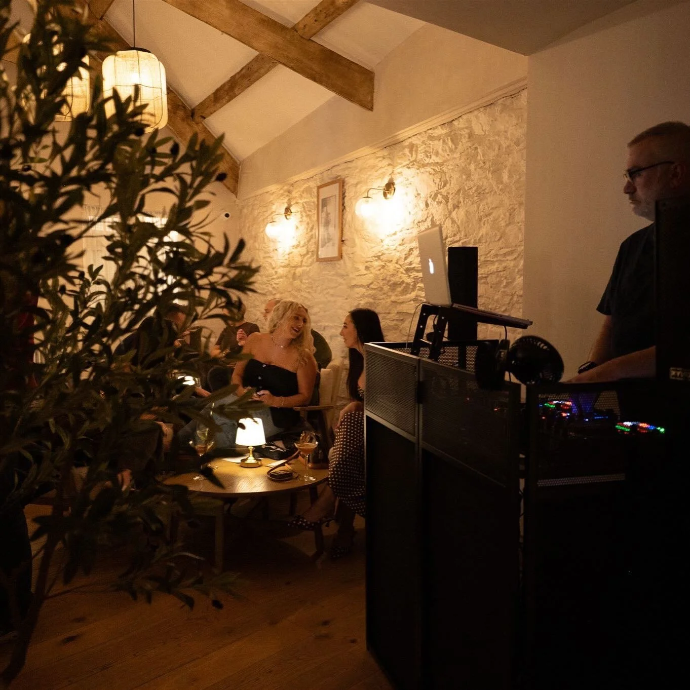 This Saturday @djbeng is back upstairs at Yamas! 
Expect chilled beats, great cocktails &amp; delicious small plates 🍸✨
Join us on Saturday evening, with tables available to book online &amp; walk-ins welcome.