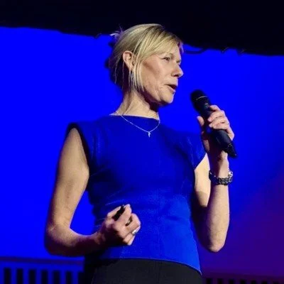 Squash Falconer, 1st British woman to paraglide from the summit of MtBlanc. Renowned keynote speaker and one-to-one executive presentation coaching client of Beth Sherman