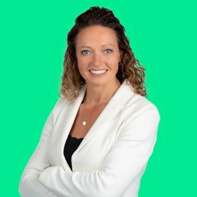 Felicity Ashley, Award-winning keynote speaker, #1 best-selling author and  one-to-one executive presentation coaching client of Beth Sherman