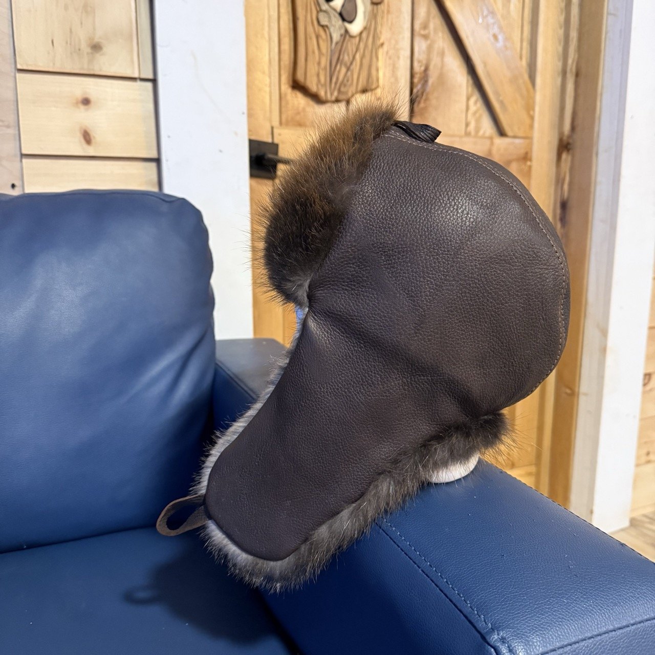 Dark brown bison leather, Beaver fur trapper hat