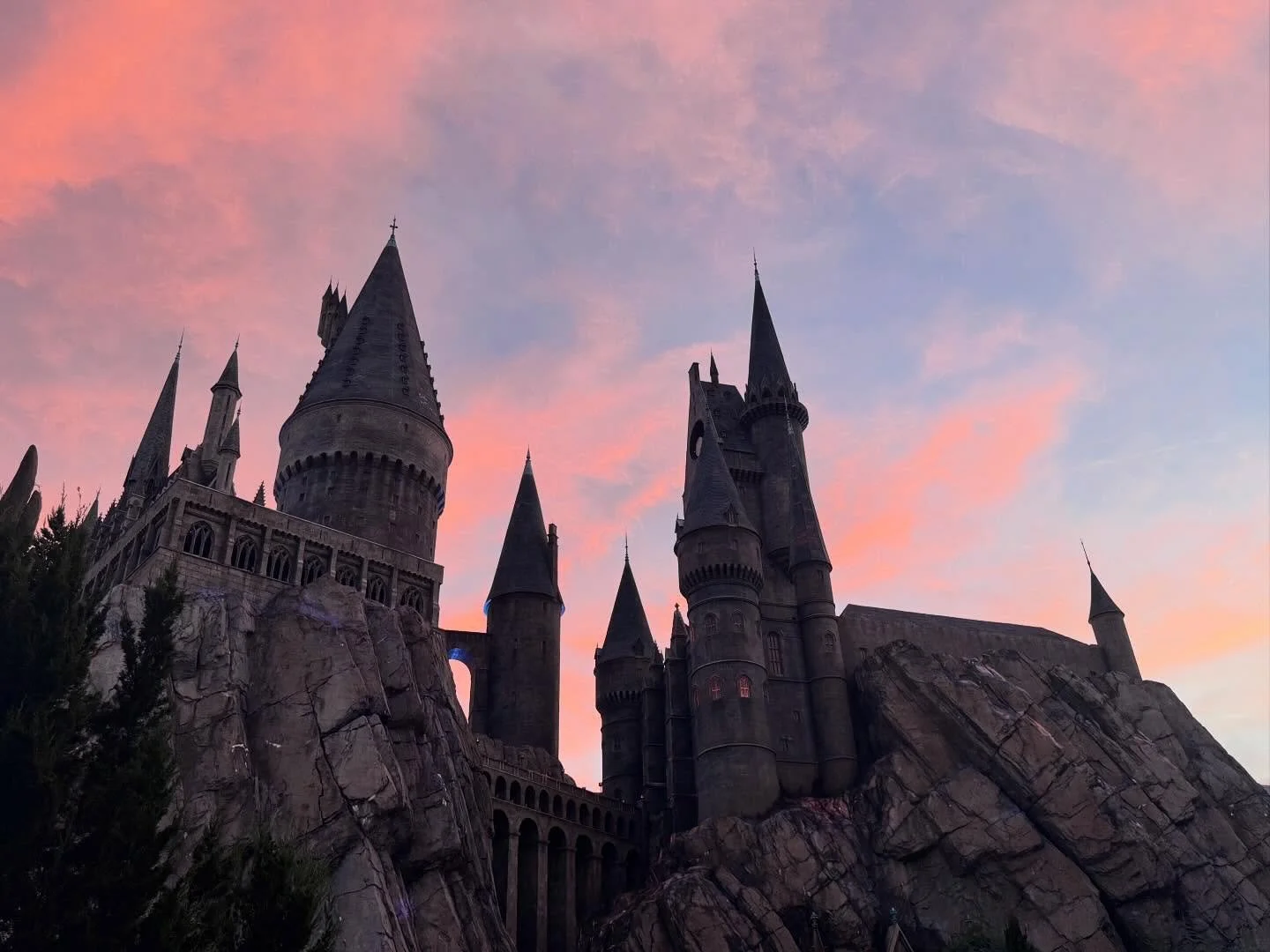 Harry Potter has always been an inspiration for my creative energies. Last week, I got to spend some much needed break time at @universalorlando after a year of writing, publishing, and marketing my debut novel.

It just so happened that the week bef