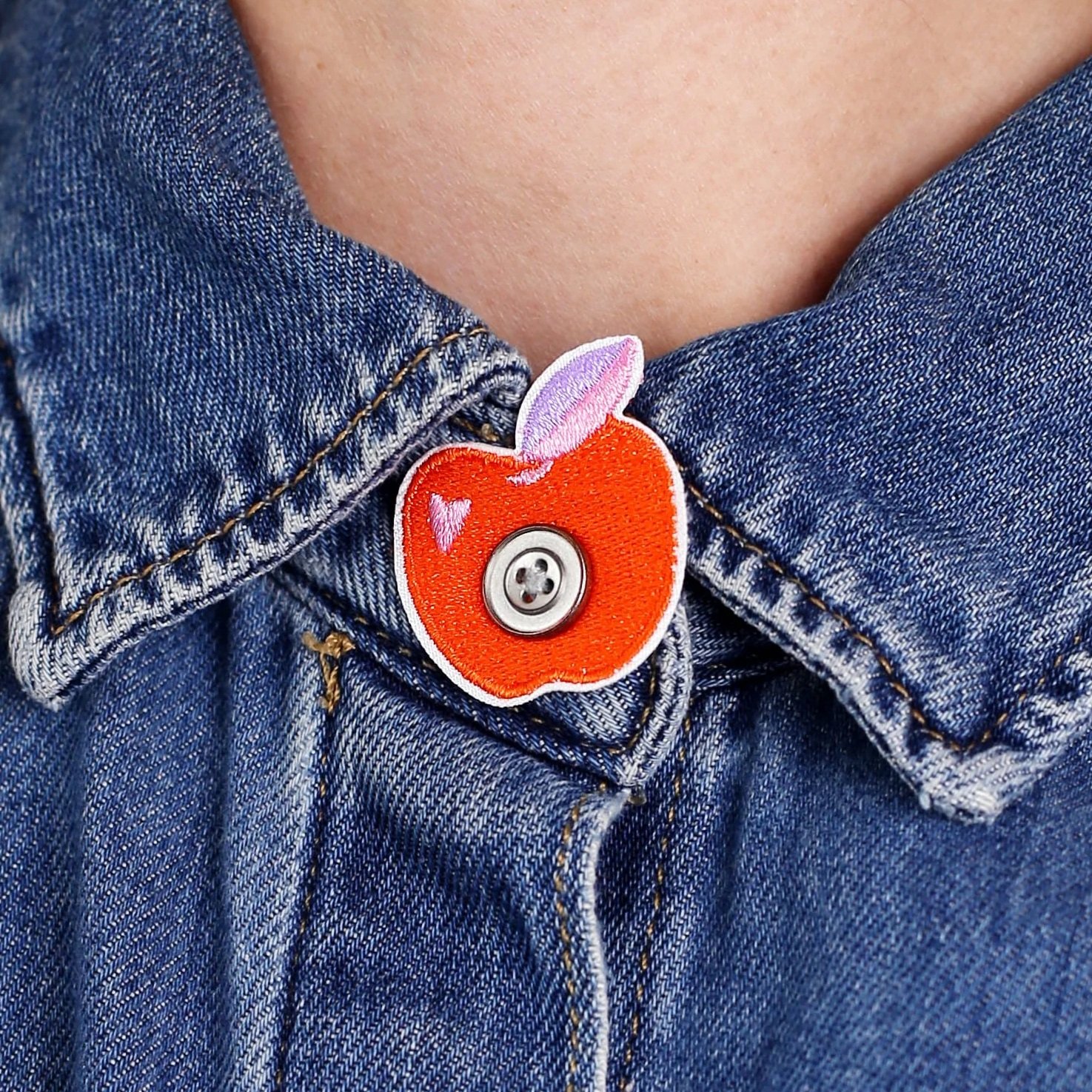 Ornement de bouton - " La Pomme"