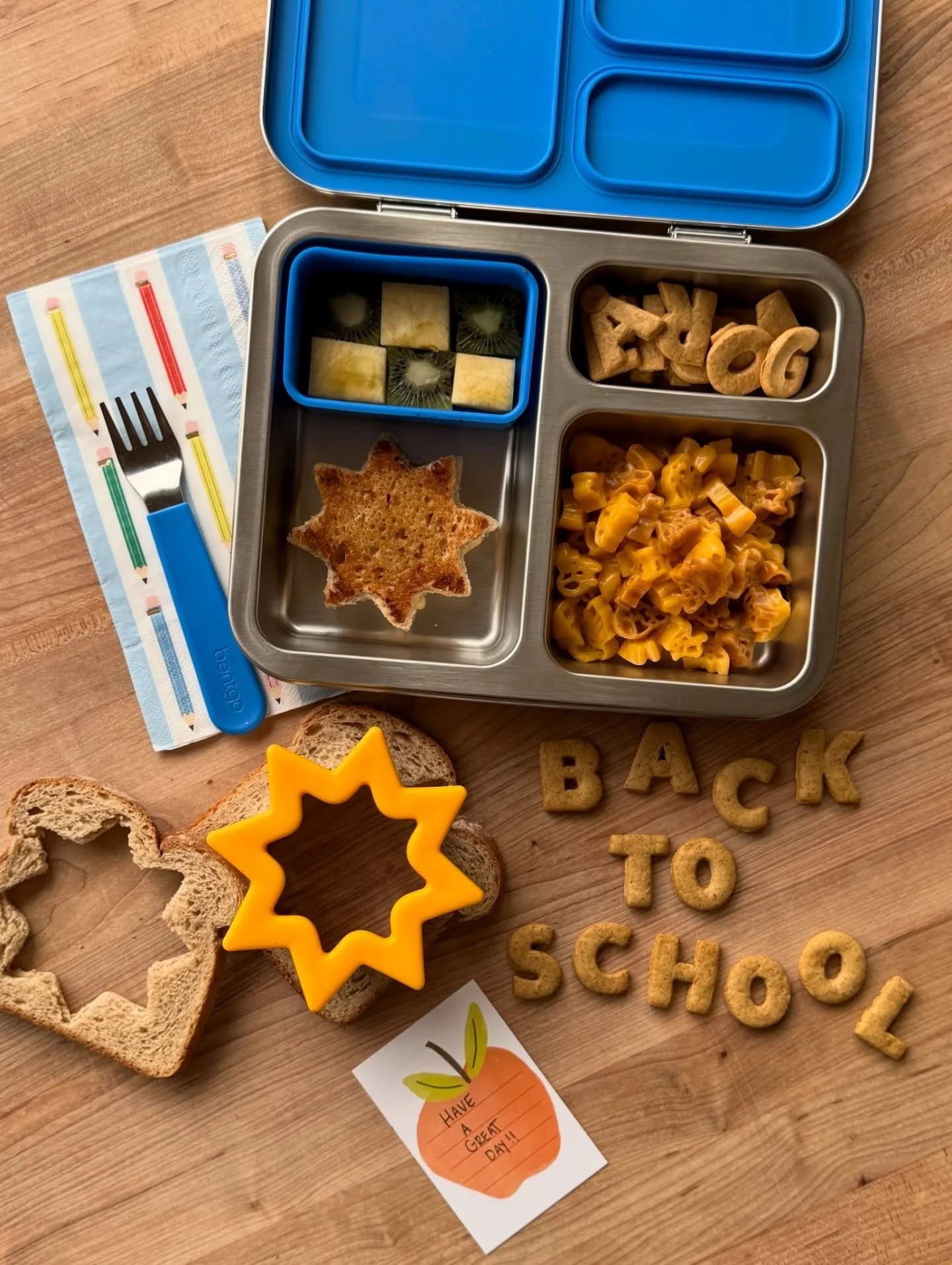 Last year&rsquo;s equipment not cutting it? The cutest lunch sets for the kiddos available at the market 🎒🥪✏️🌟 sandwich cutters, &ldquo;farm critter&rdquo; mac &amp; cheese, lunch notes, napkins, utensils, cups - all the things to make school lunc