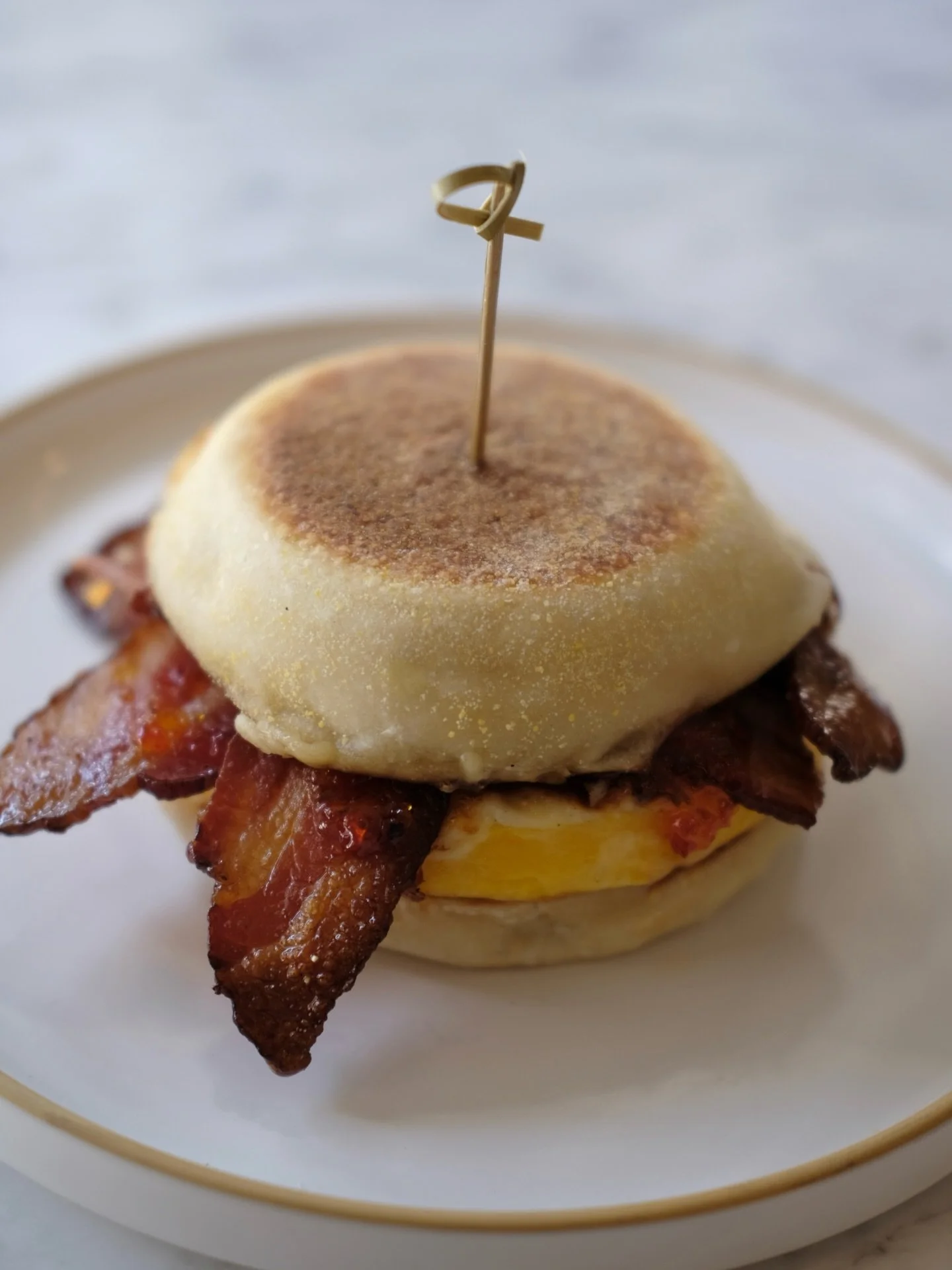 You sure do love &ldquo;The Local&rdquo; 💌
Freshly made english muffin, egg custard, cooper sharp cheese, your choice of protein, and house-made pepper jelly. Here whenever you need it, and especially when you want it.