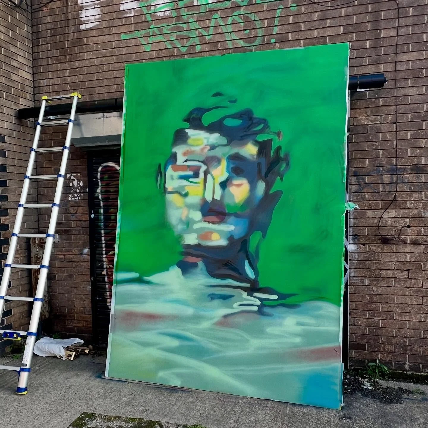 Just finished the final touches of this spray painting today. 

#hardiestreetart #graffitibristol #brisgraff #bristolartist #spraypaintings