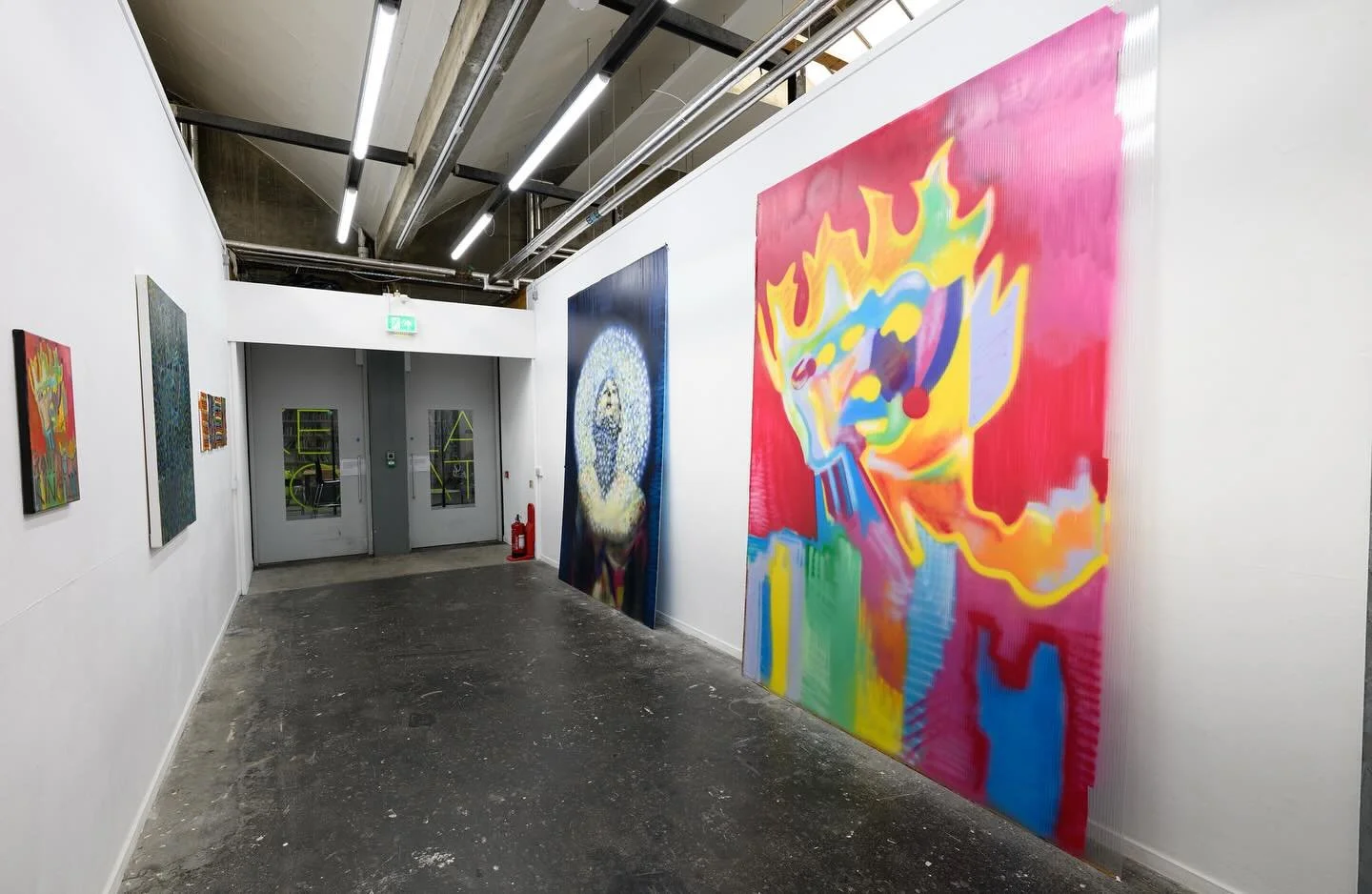The last day of the show tomorrow. Come down and say hi if you&rsquo;re free. This is an install shot of the spray painting raving king.

#pixelatedpersonas #hardiestareetart #spikeislandstudios #theravingking #spraypainted #twinwallpainting #bristol