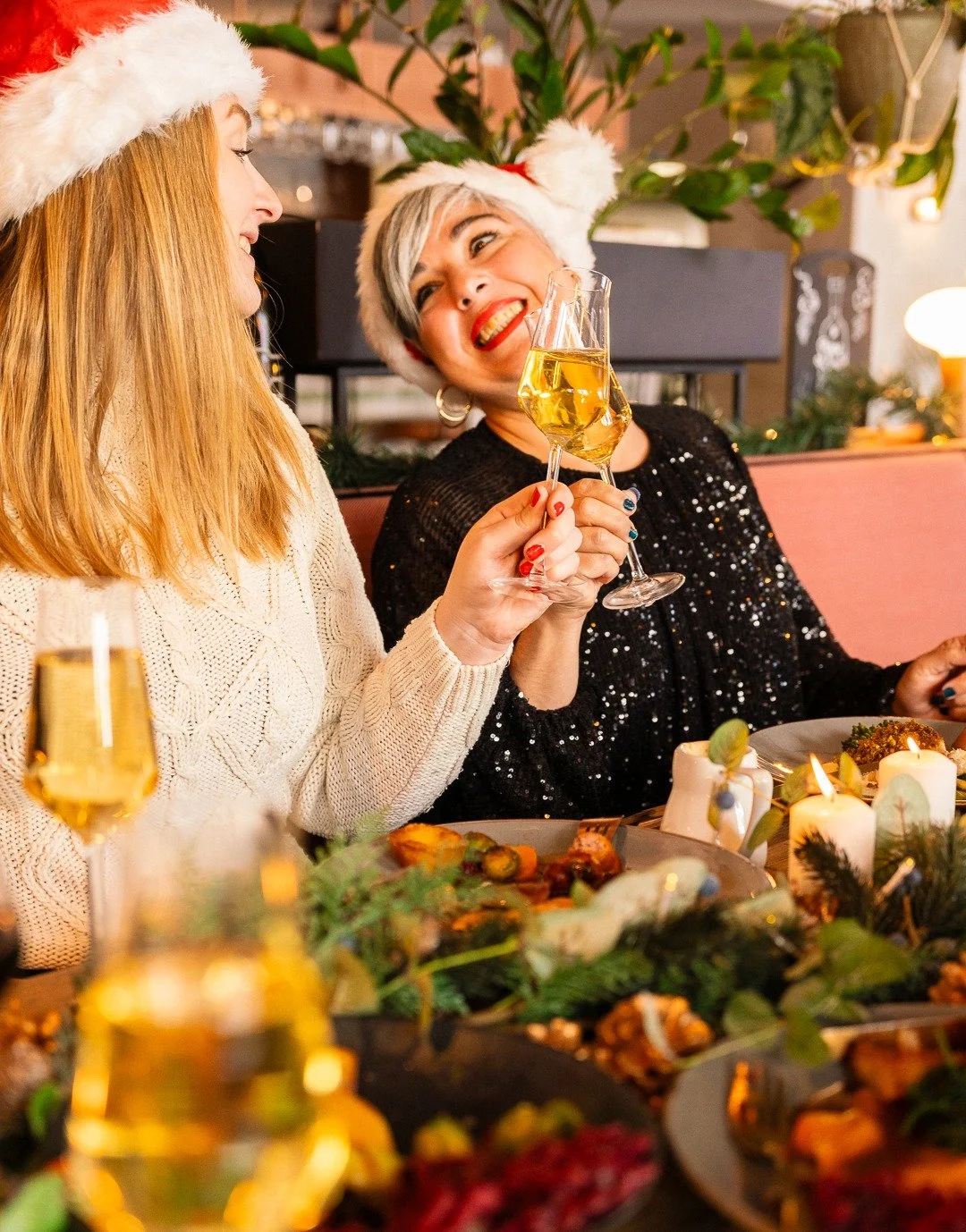 Mariah&rsquo;s thawing, the lights are twinkling ✨, and our December diary for private bookings are 70% full. Don&rsquo;t miss your chance to dine with us!

#christmasmeal #christmasbookings #festivedining