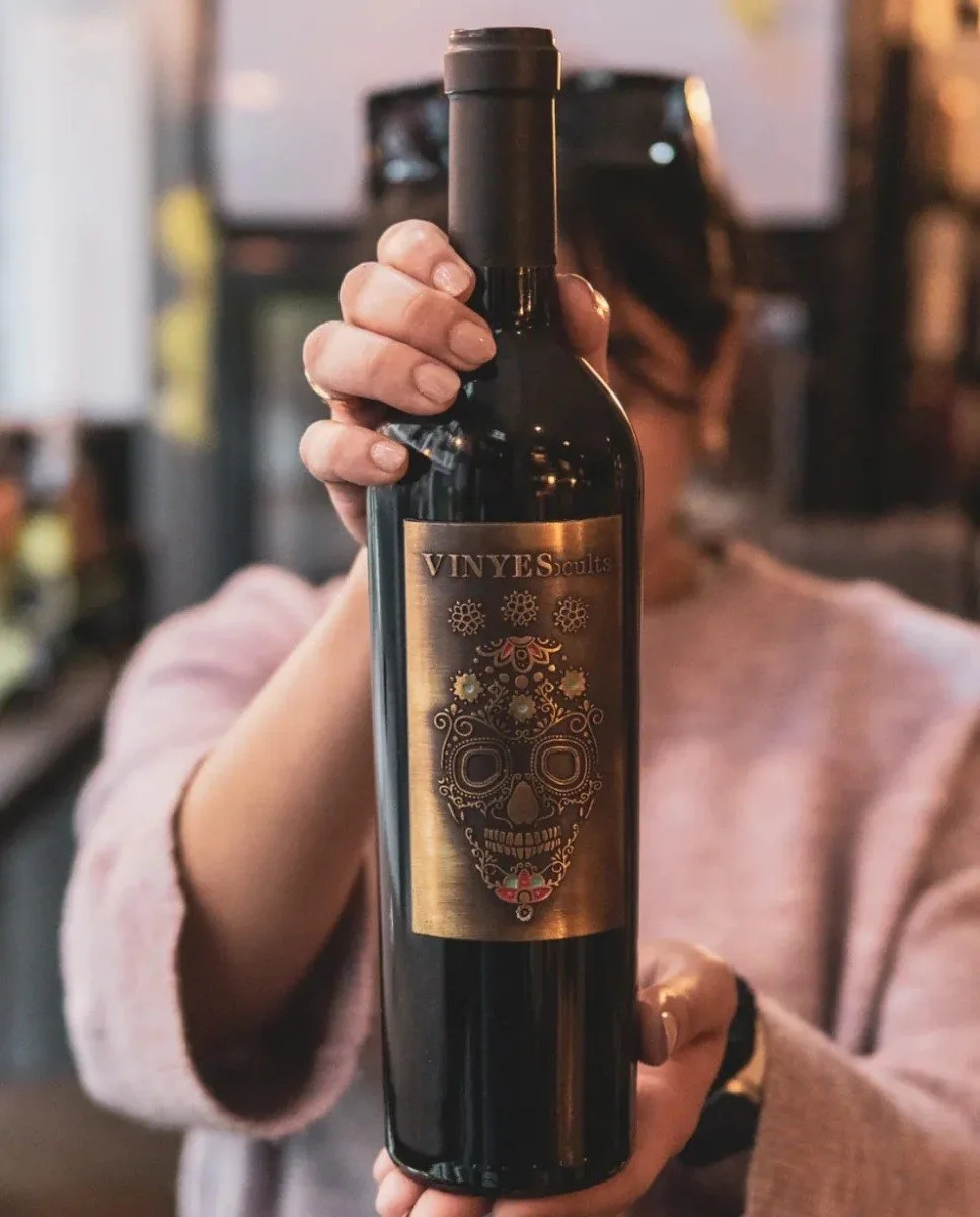 It's World Malbec day and we're celebrating with some of our favourites 👀

The Lineup 🍷
1. Vinyes Ocults, Gran Malbec, 2020, Mendoza, Argentina @vinyesocults
2. Ch&acirc;teau les Croisille, Le Croizillon, 2022, Cahors, France @chateaulescroisille_
