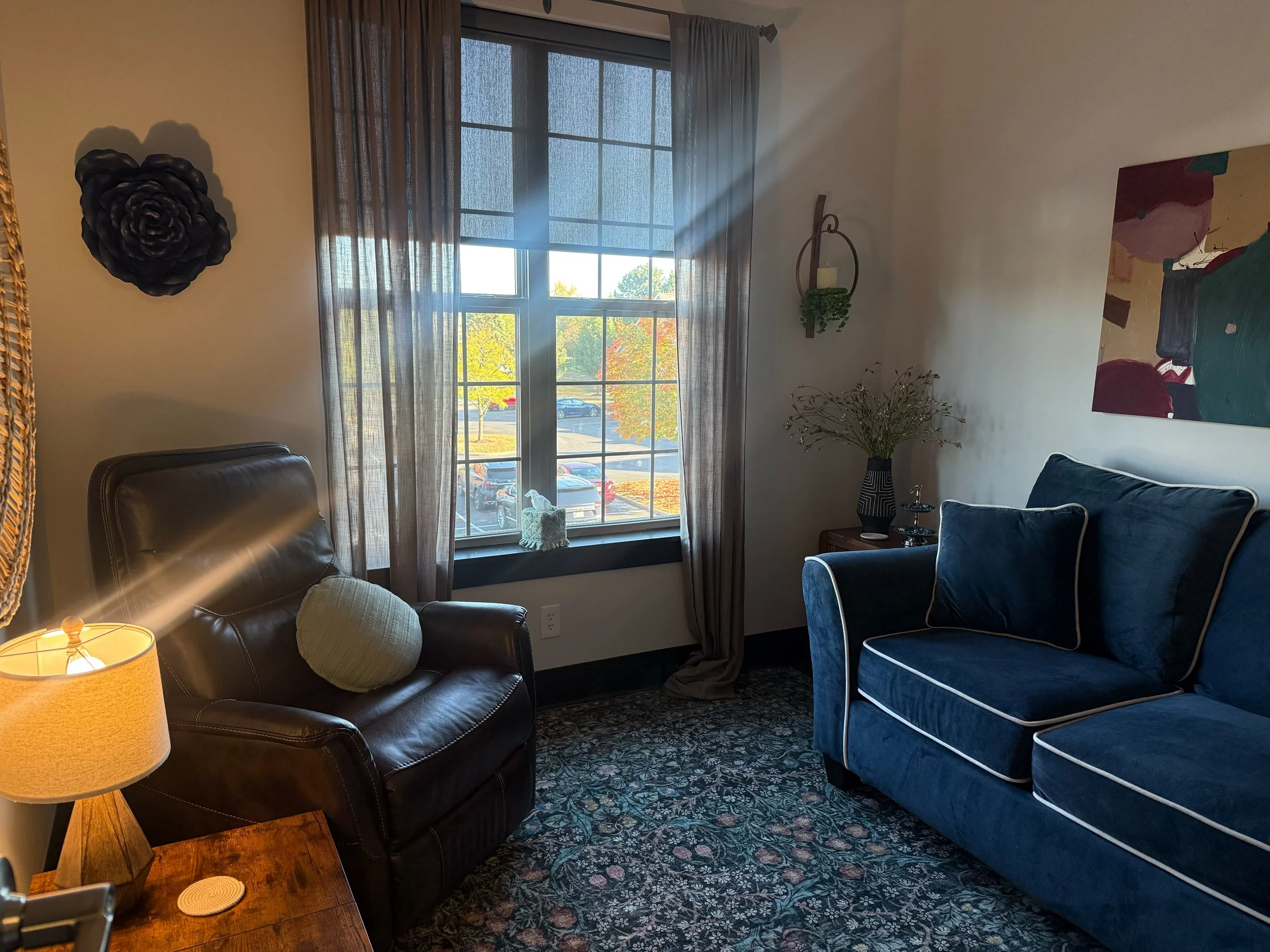 	
link, link office suite, park place, therapy, in-person session, therapist, LSW, LCSW, counselor, counseling, anxiety, depression, trauma, ptsd, LMHC, LMHCA, child therapist, therapy for child, adhd, ODDored patterned rug covers the floor.