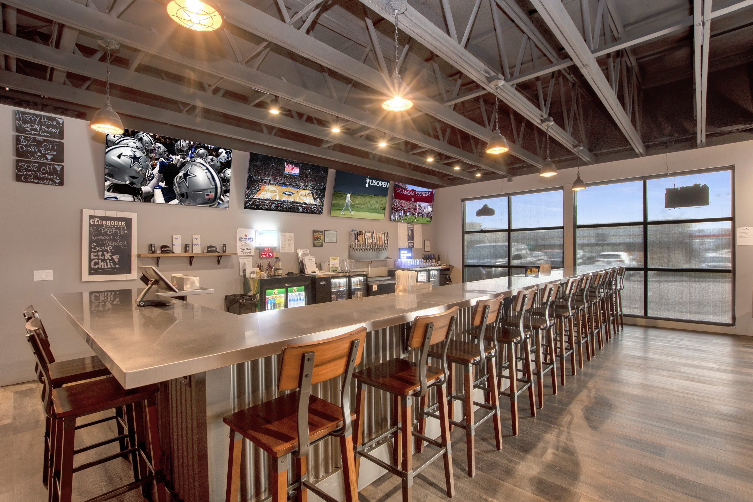 The Clubhouse Lounge - Image 1
