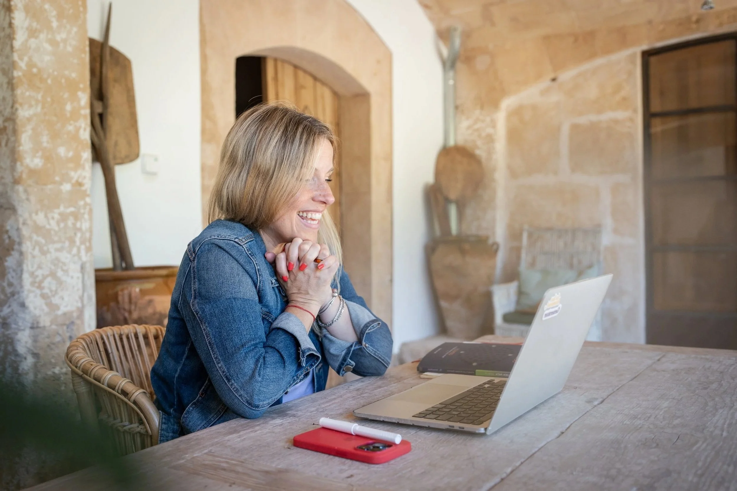 Paula Torraco — boutique coaching practice for founders, leaders and seekers. Human Design, 1:1 coaching, and team workshops. Based in Amsterdam, working globally.