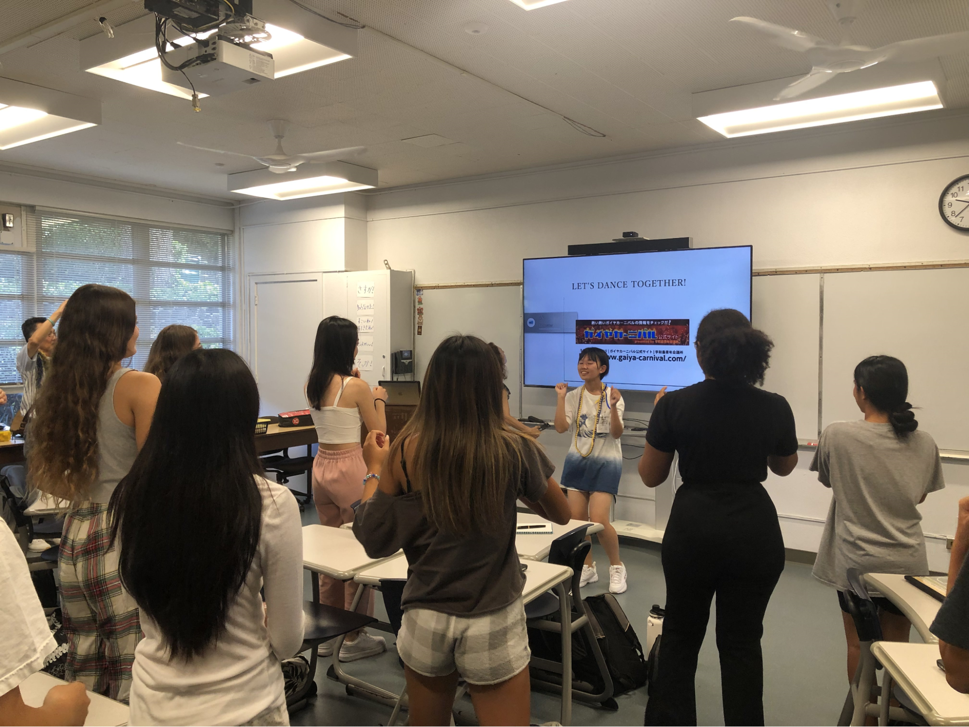  EPIC student participant teaches Punahou students how to do traditional Gaiya dance 