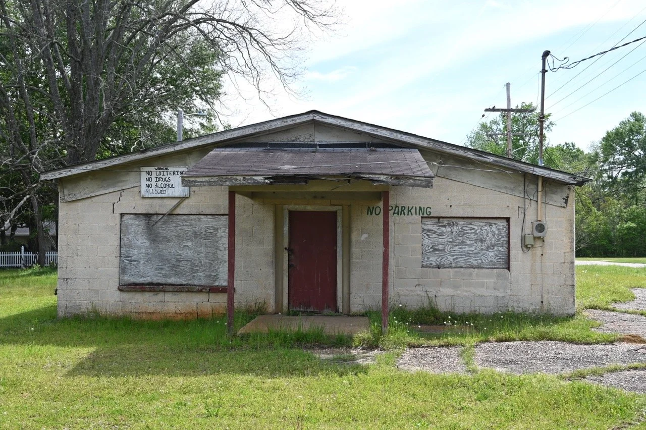  The building that was Averne Smith's cafe in 1965, at the corner of Jones Street and West Vaughn Avenue. Credit: Ben Greenberg 