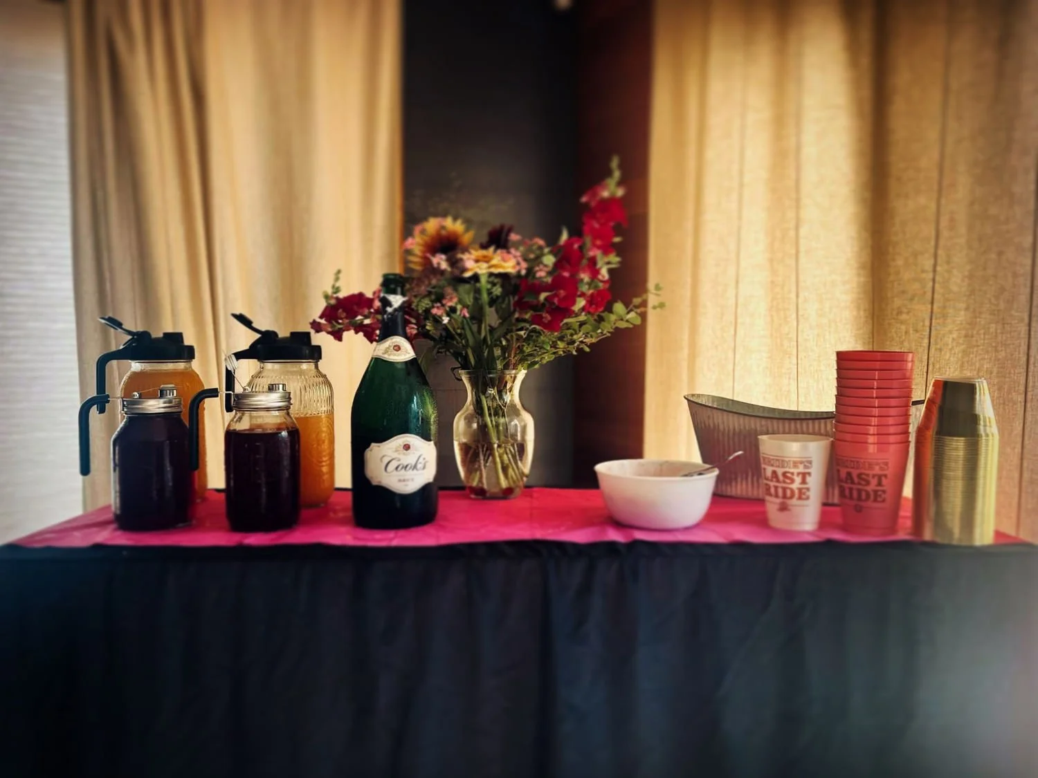 curbside-cocktails-mobile-bar-8.jpg