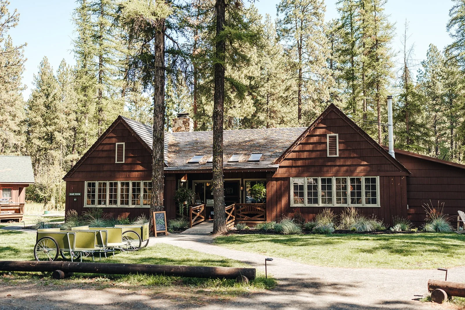 lake-creek-lodge-Central-Oregon-wedding-venue-4.jpg