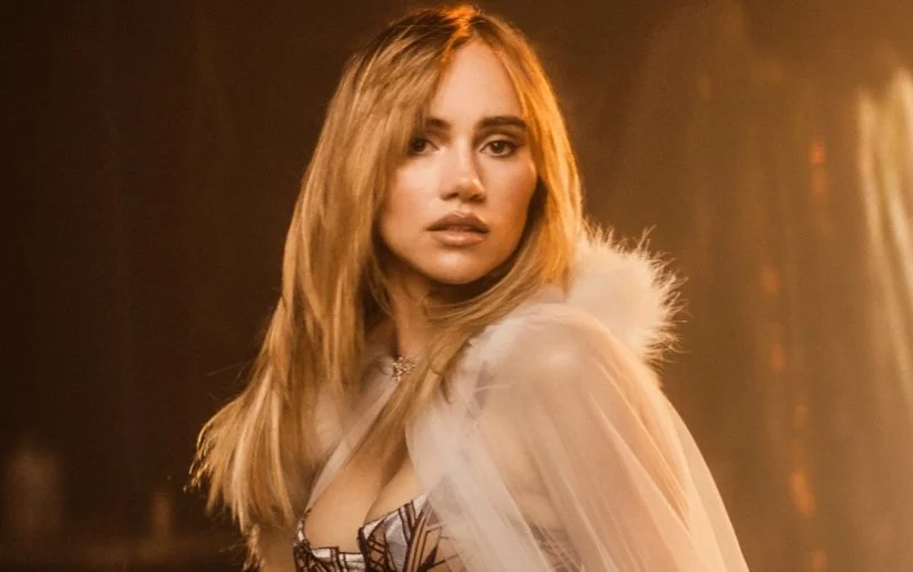 Suki Waterhouse