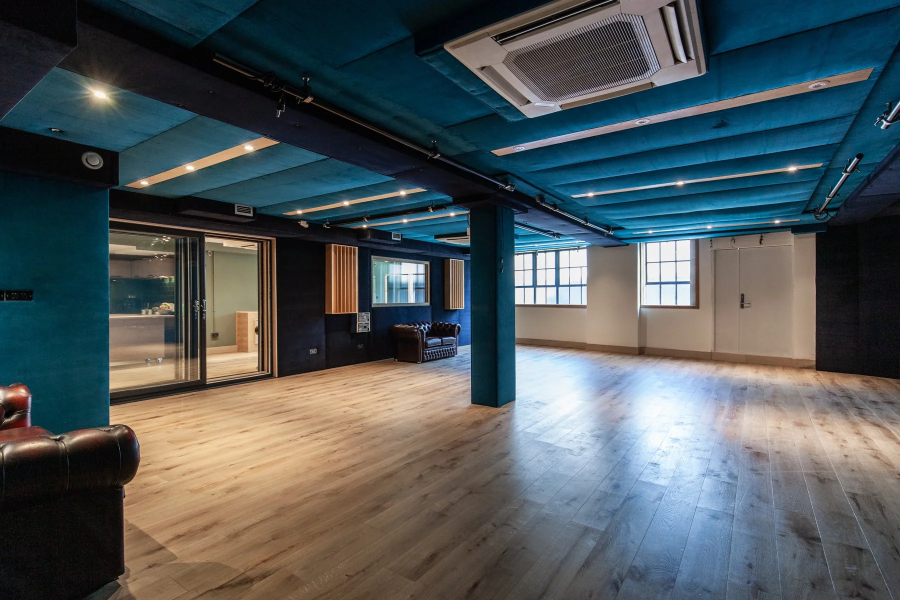 FOMO Studio 1 B.jpg
