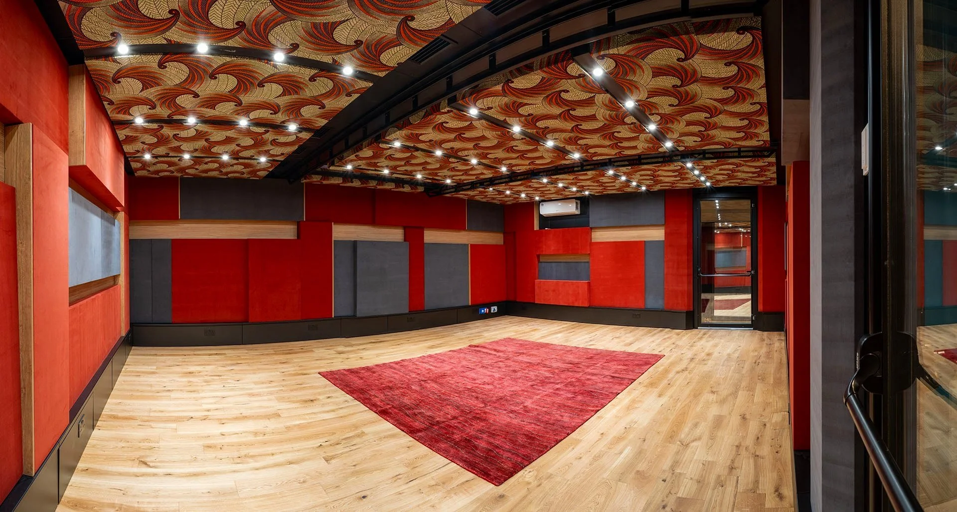 Studio 10 D.jpg