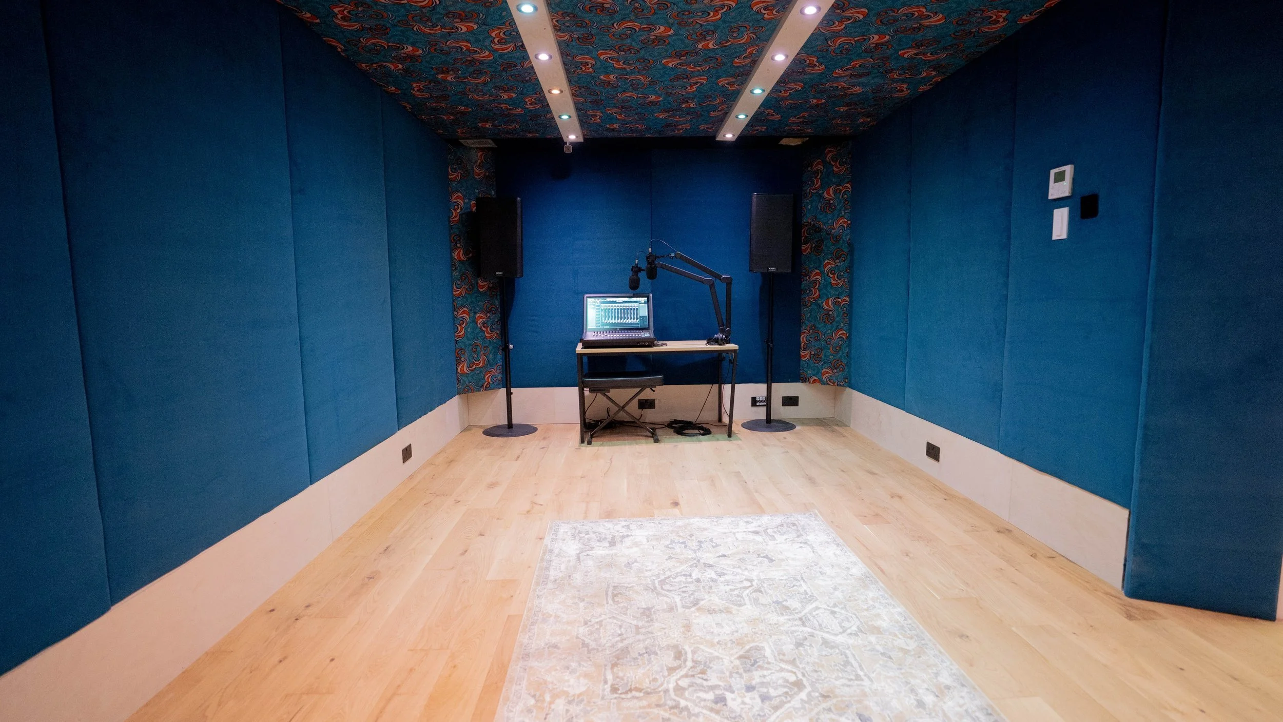 Studio 13 podcast and video podcast room at FOMO London Studio