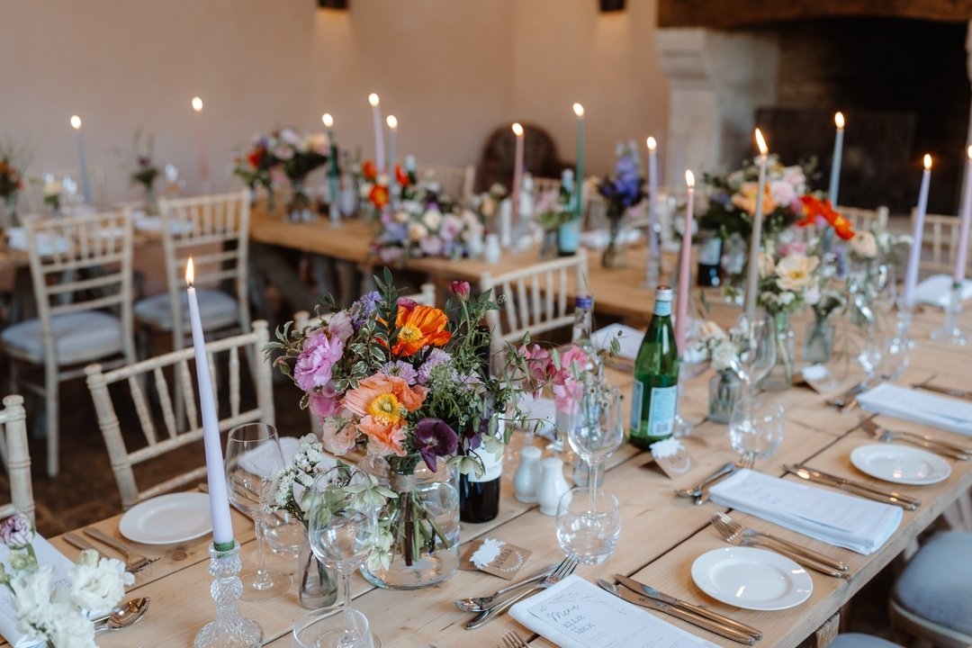 Our long rustic tables (available on our prop shop) providing the perfect base for elegant pastel candles and the prettiest spring posies from the brilliantly talented local florist @blueandboheme. 🌸💐🌸

Photos by @tanlijoyphotography 👏🏼 

#sprin