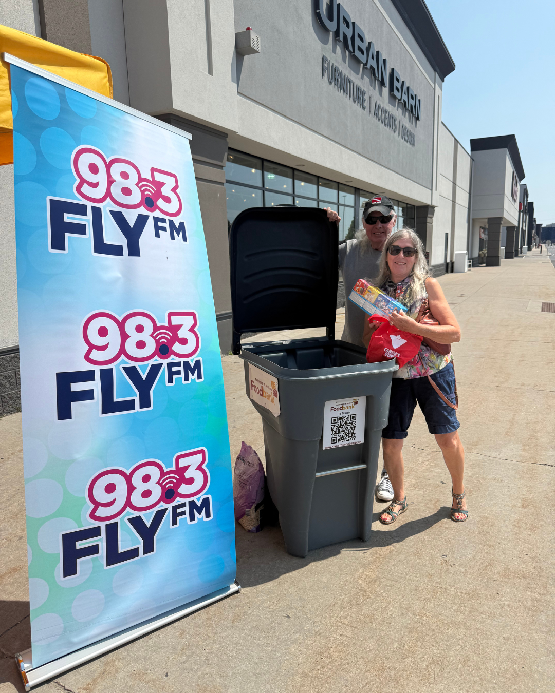 Familiar faces Bob & Louise contributing to the Food Drive with Lakeside!