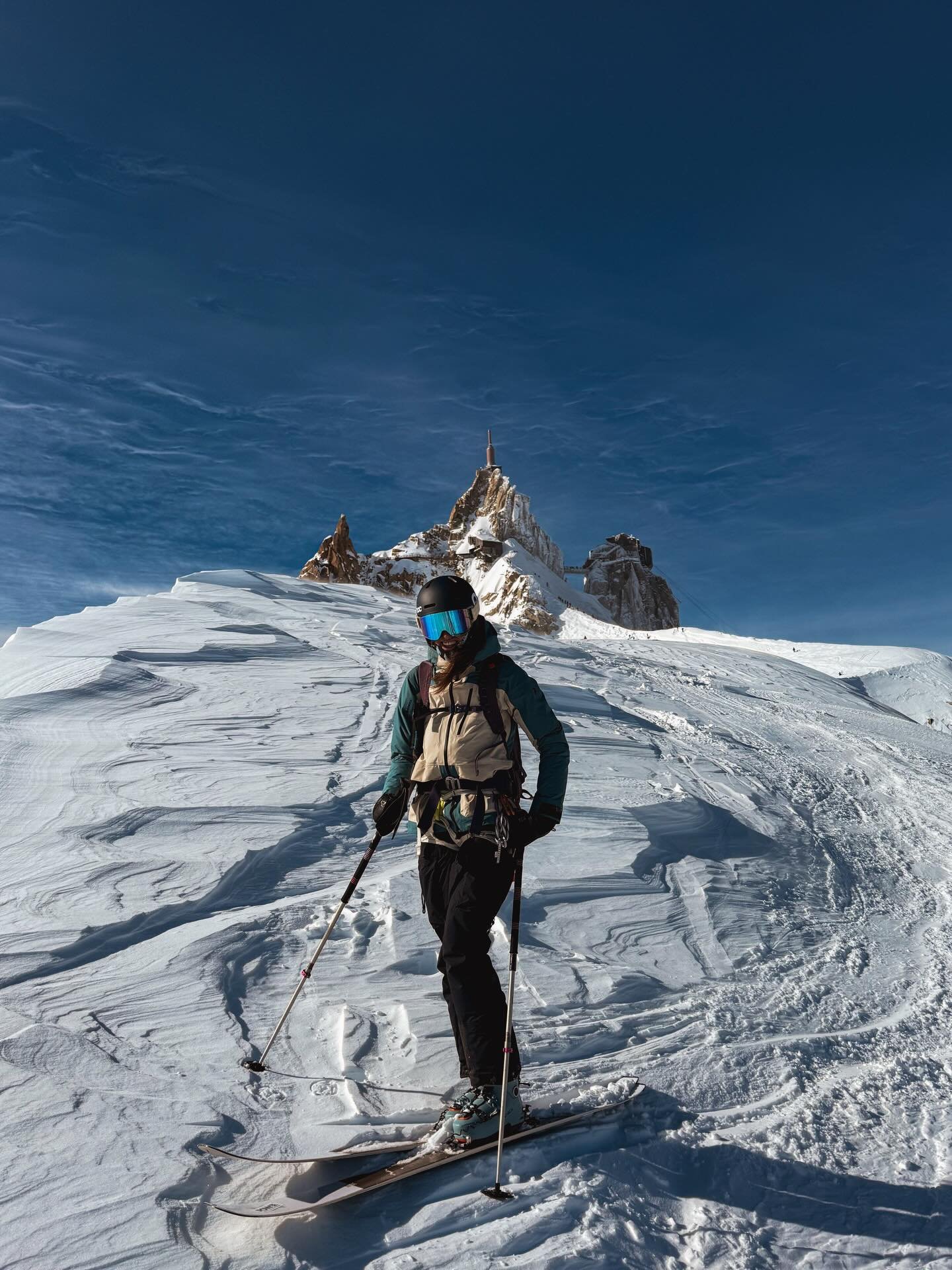 Feeling it, after such a long time of high avalanche risk, clouds, snow, rain and repeat was very hard to stay at home watching this beautiful day pass by, when @david_herzig wrote me this morning I was not on a rush that&rsquo;s for sure. 

We got u
