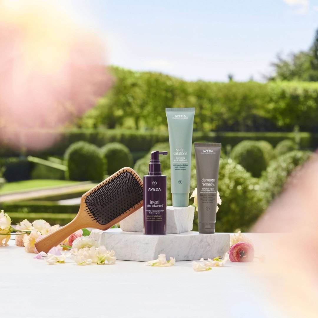 Forget breakfast in bed... 🍳🥞 Get mom the gift of great hair. 💗 From 5/10-5/16 use your points for a $50 Aveda certificate (7,500 points). PLUS Spend $100 on her faves and receive an Aveda mug, tea and hand relief&trade; travel.* ☕️ Gift it, or ke