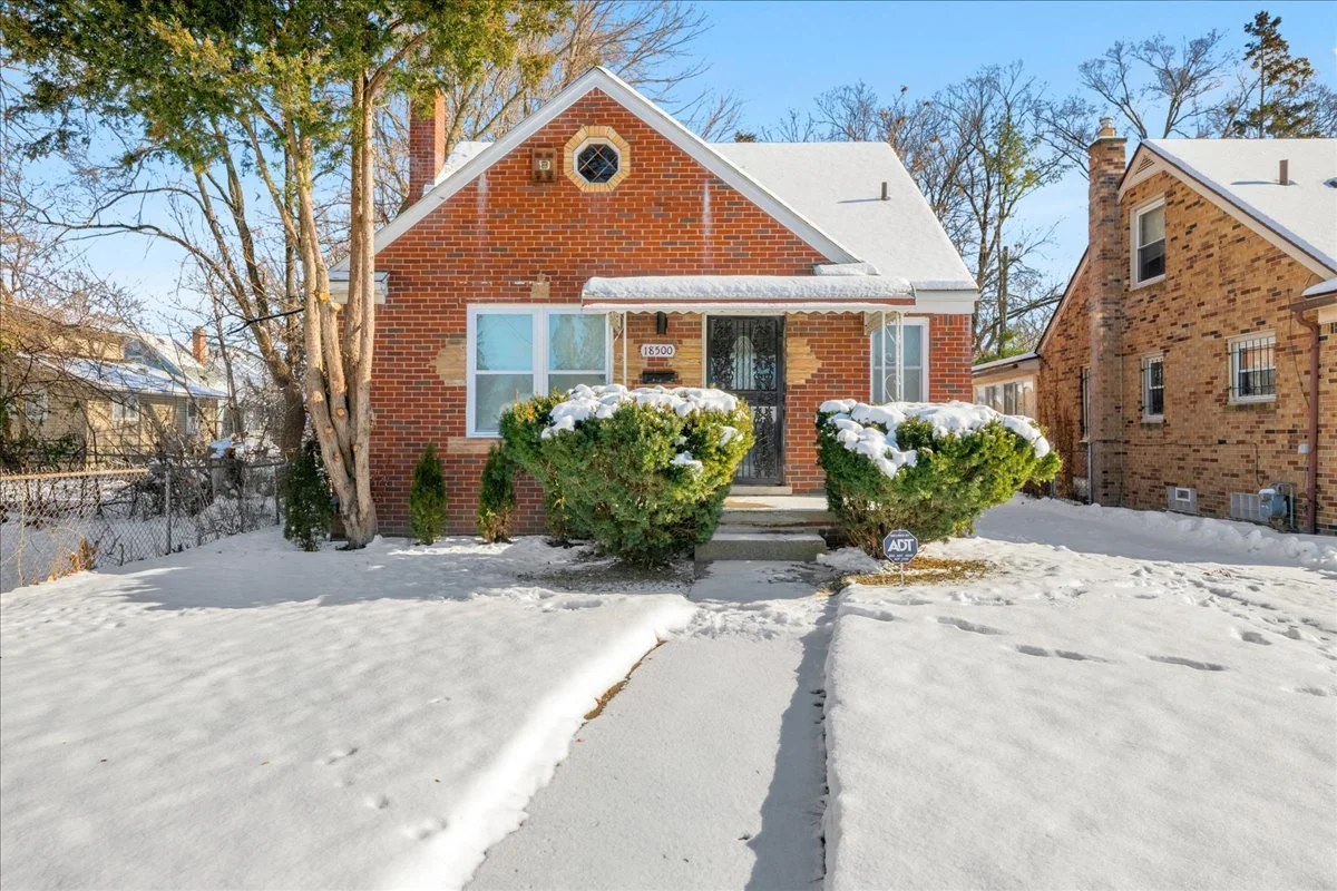 A Renovated BungalowFor the Owner-Occupant or Investor