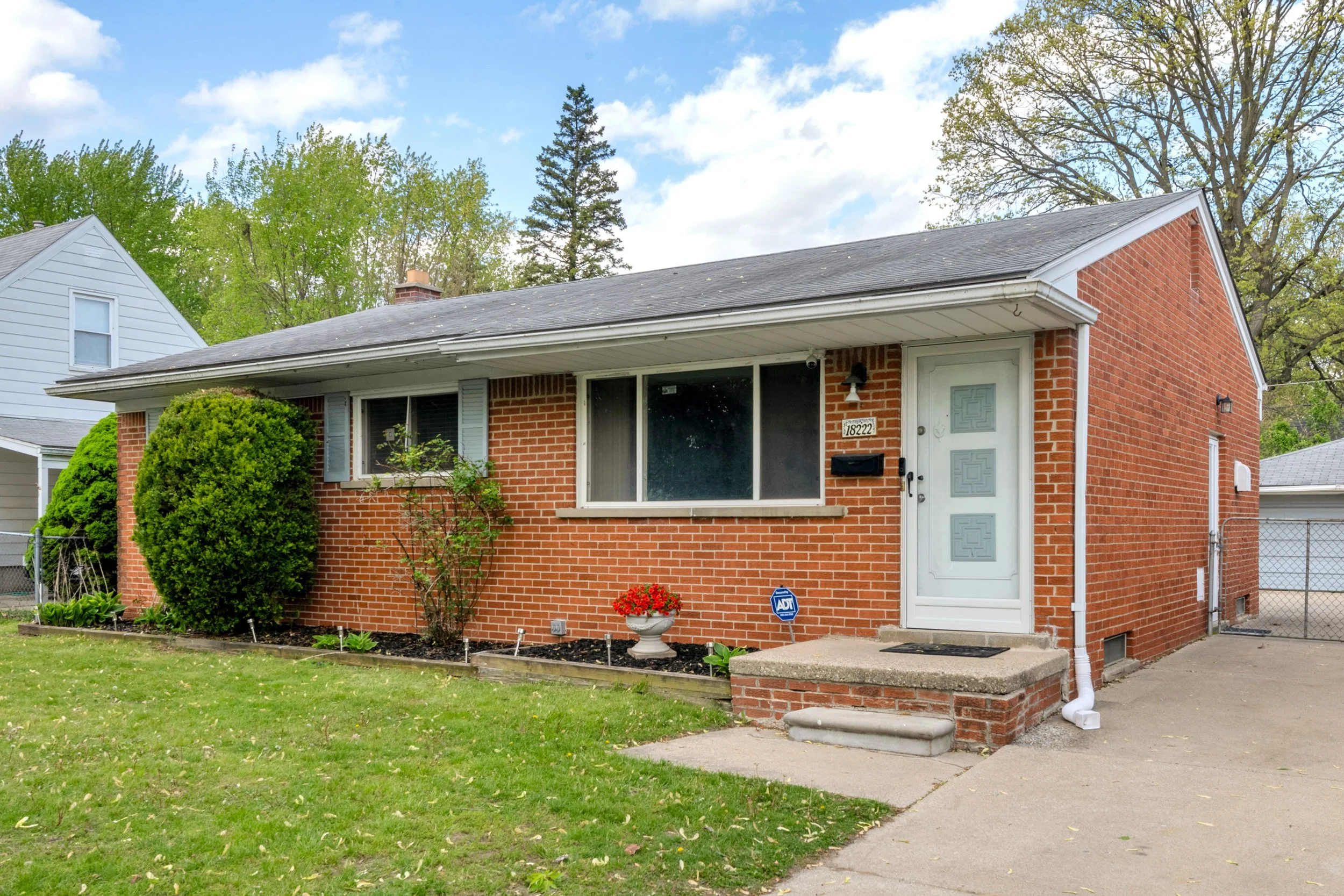 Classic Ranch in Redford with Spacious Yardand Full, Finished Basement 18222 Fox