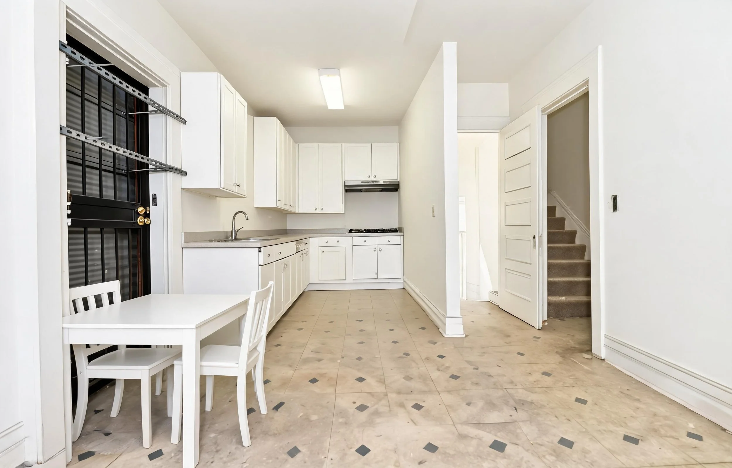08-120 Collingwood St-8_edited.jpg