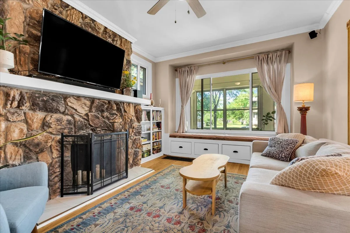 08-2275 Lamothe Ave_7.jpg