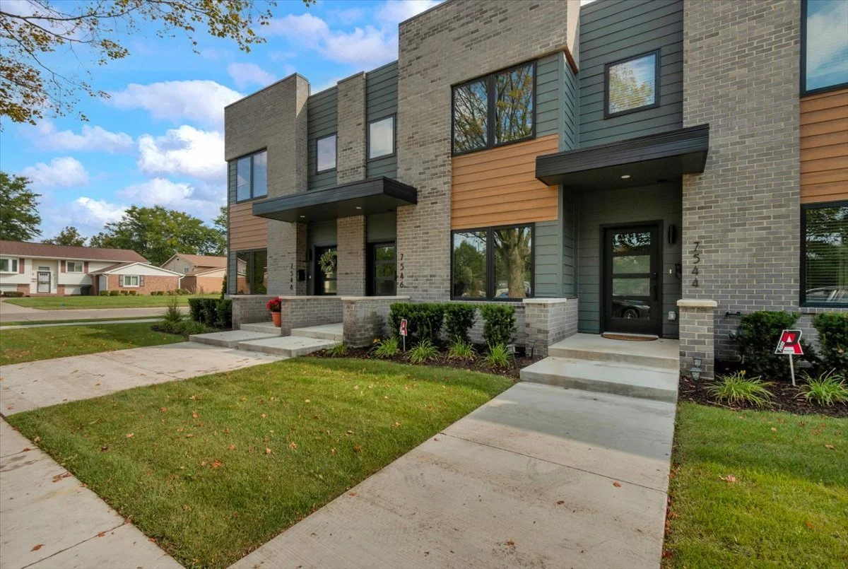 04-7546 Churchill St-4.jpg