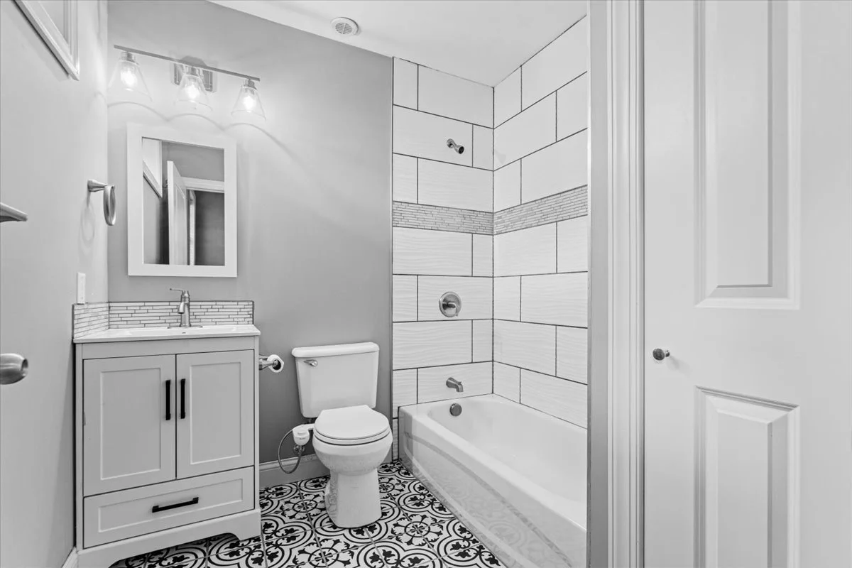 16-1786 W Willis St #1-16.jpg