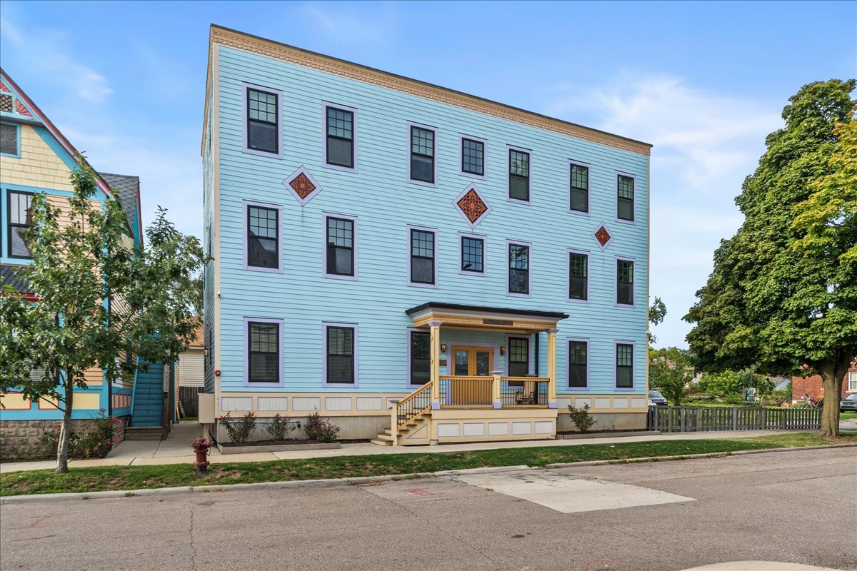 Just Listed in Historic Woodbridge