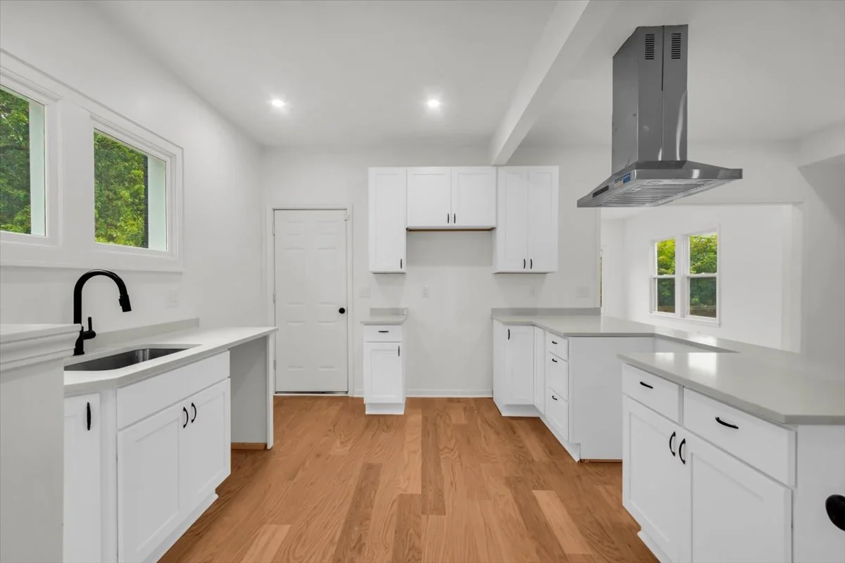 14-903 Burlingame St-14.jpg