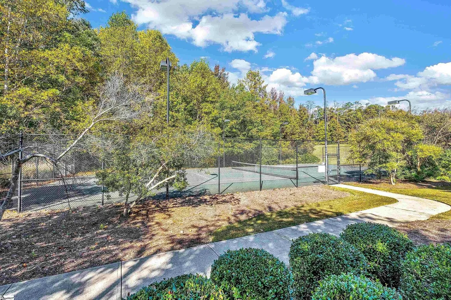 tenniscourt.gif
