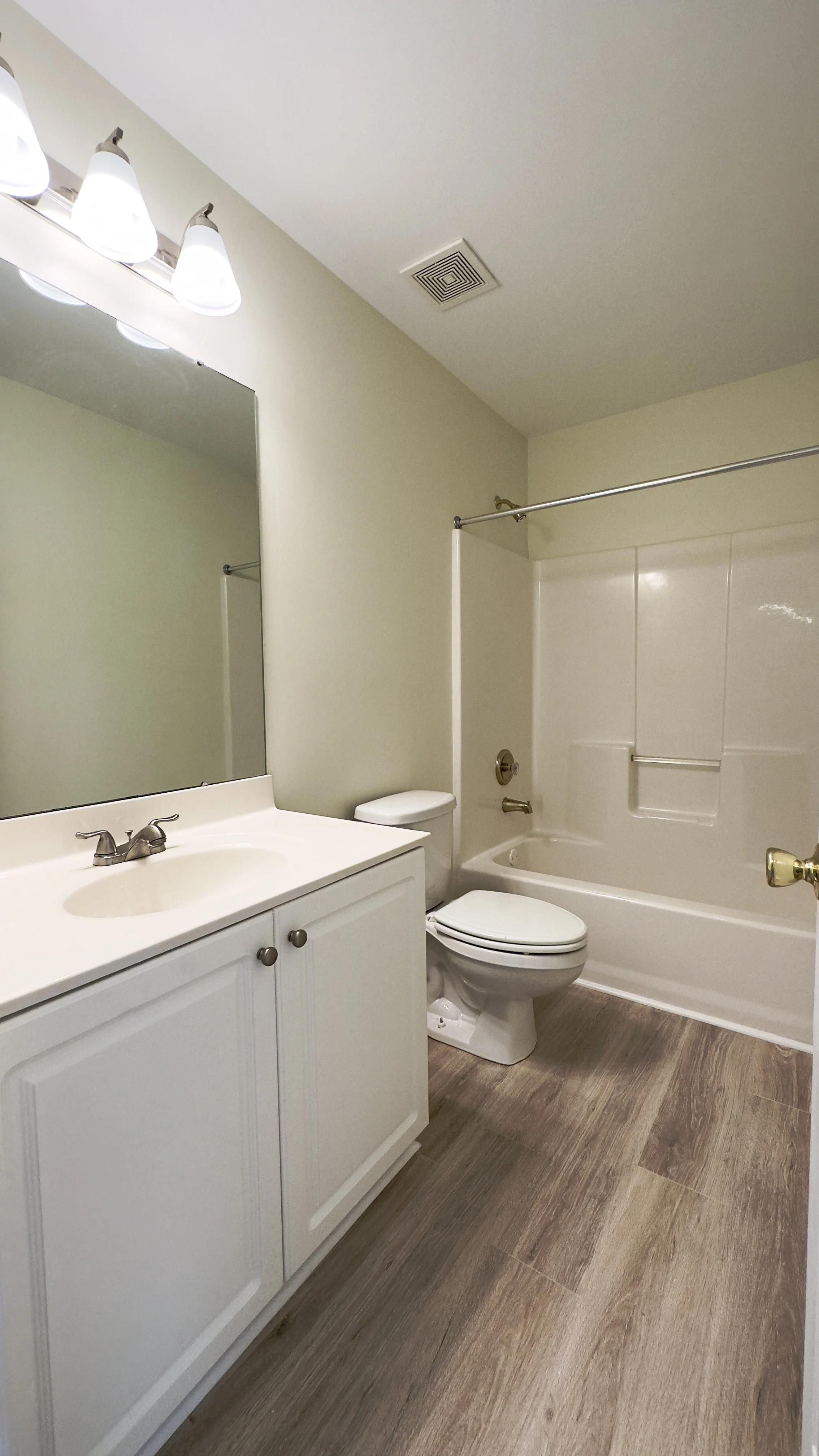 2nd Floor Bathroom.jpeg