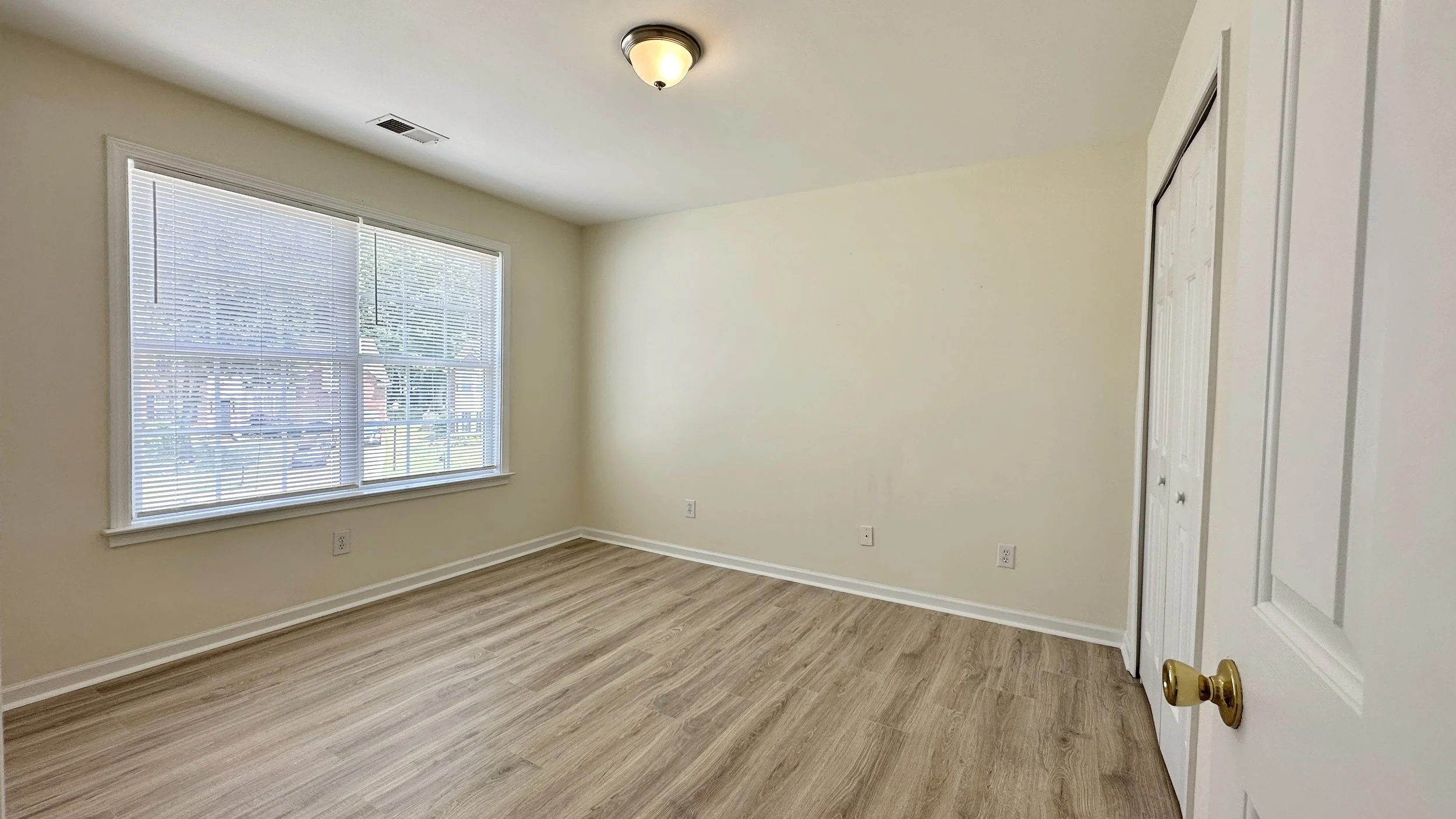 Bedroom 1.JPG