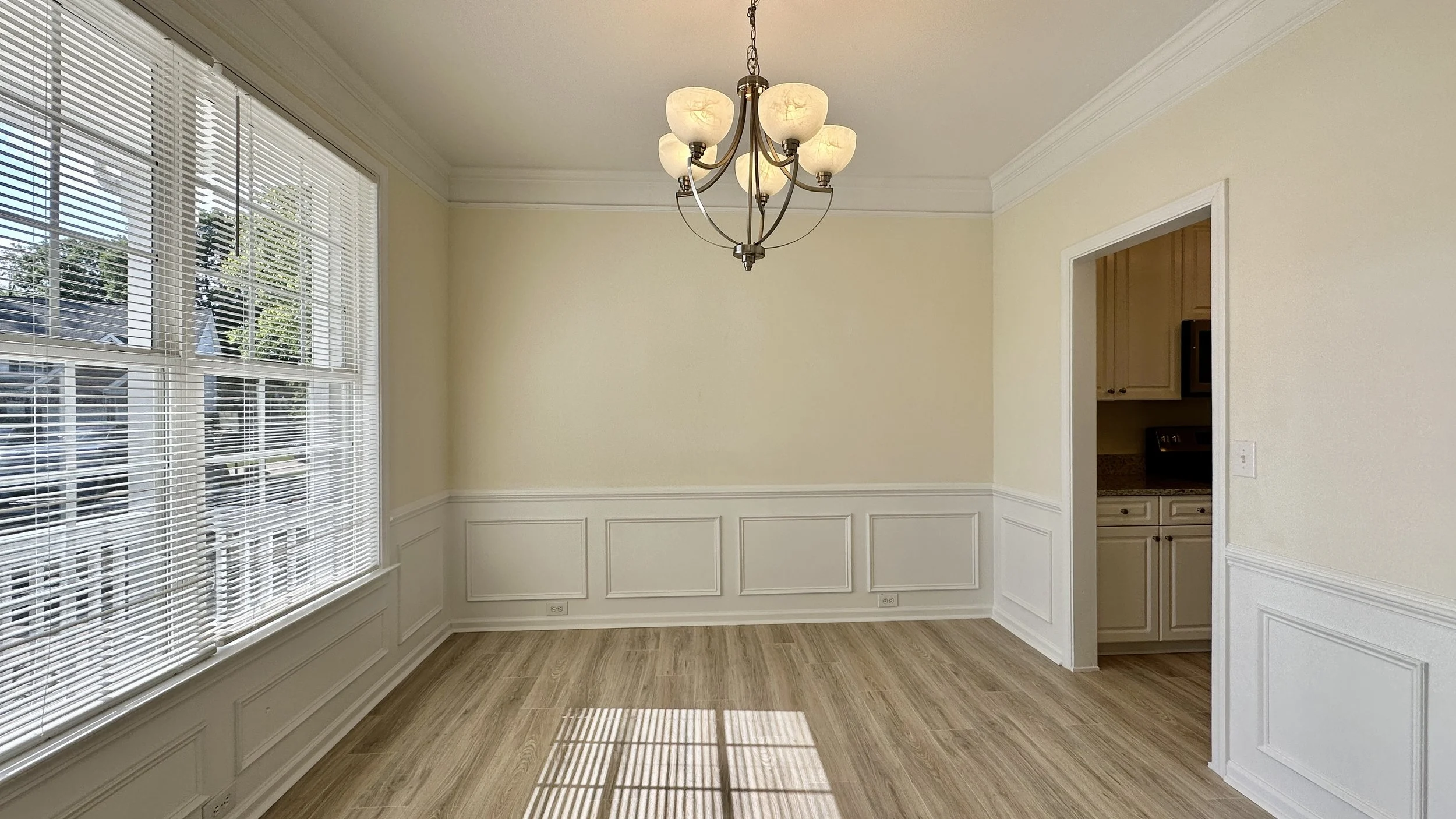 Dining Room.JPG