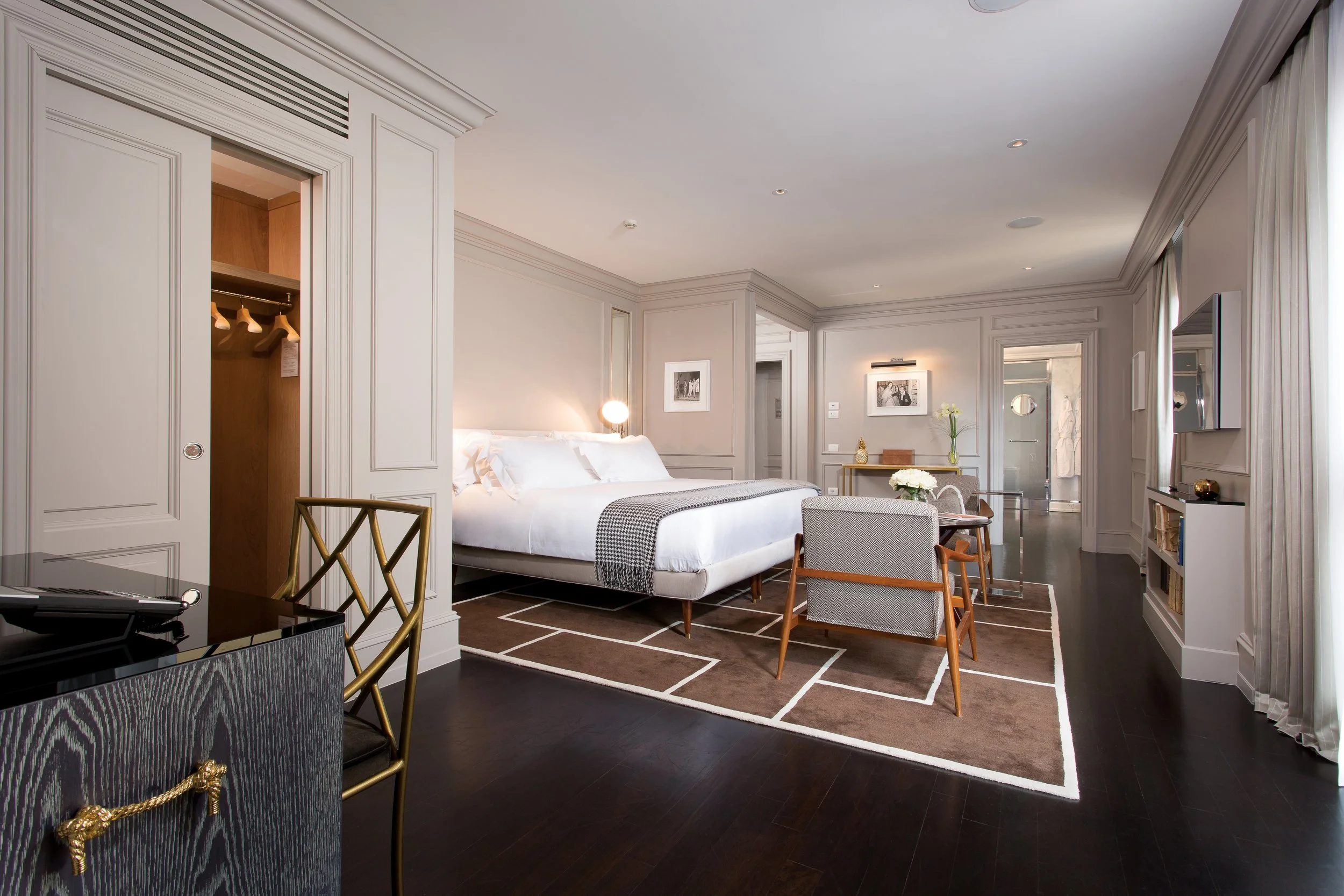 TIMELESS SUITE_01 (1).jpg