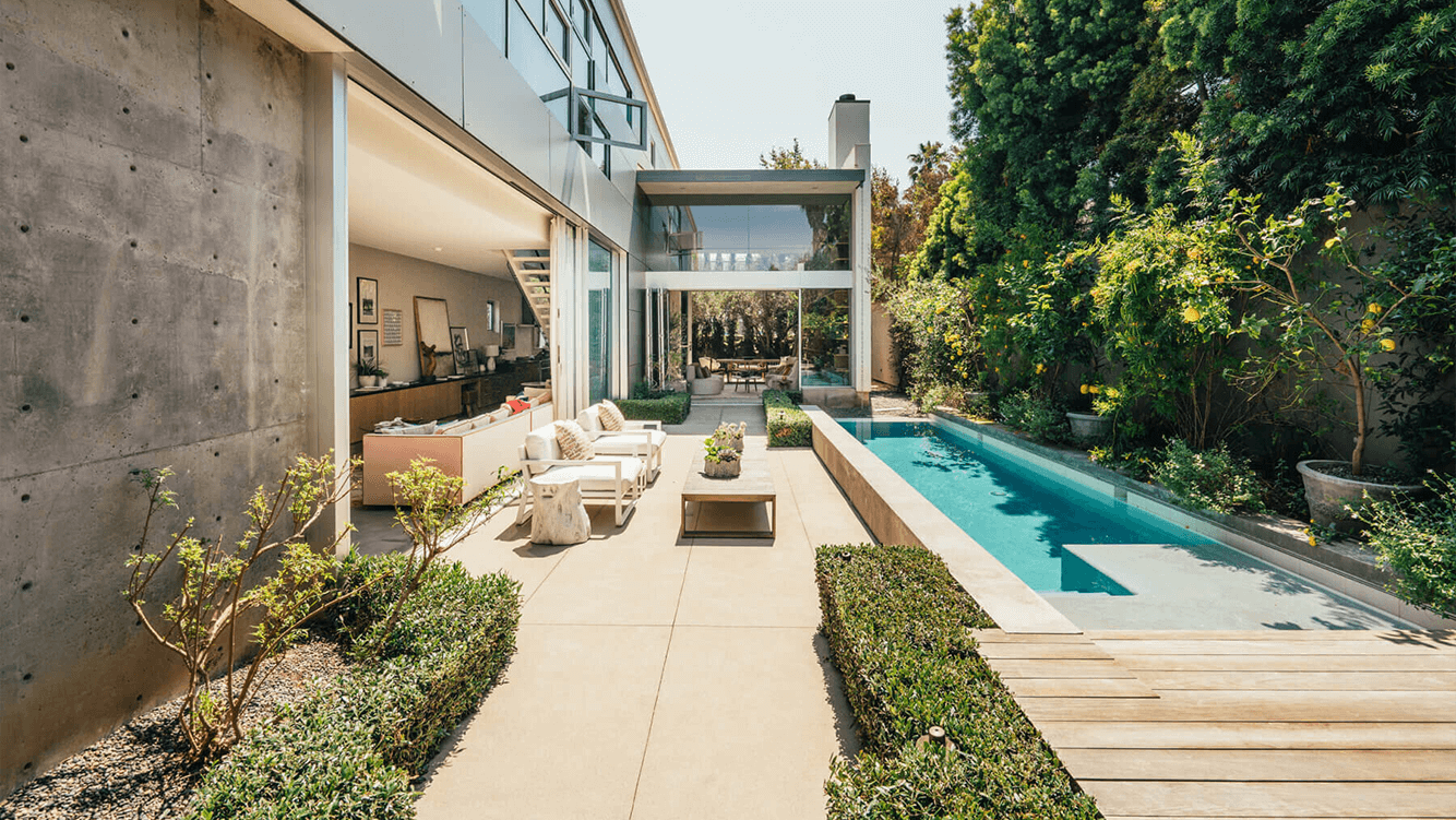 Emilia Clarke Lists Ultra-Modern Venice Fortress</a>