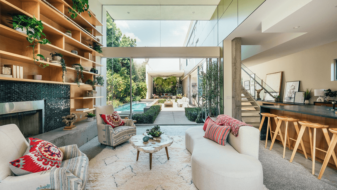 'Game of Thrones' Star Emilia Clarke Sells Venice Home for $4.4M