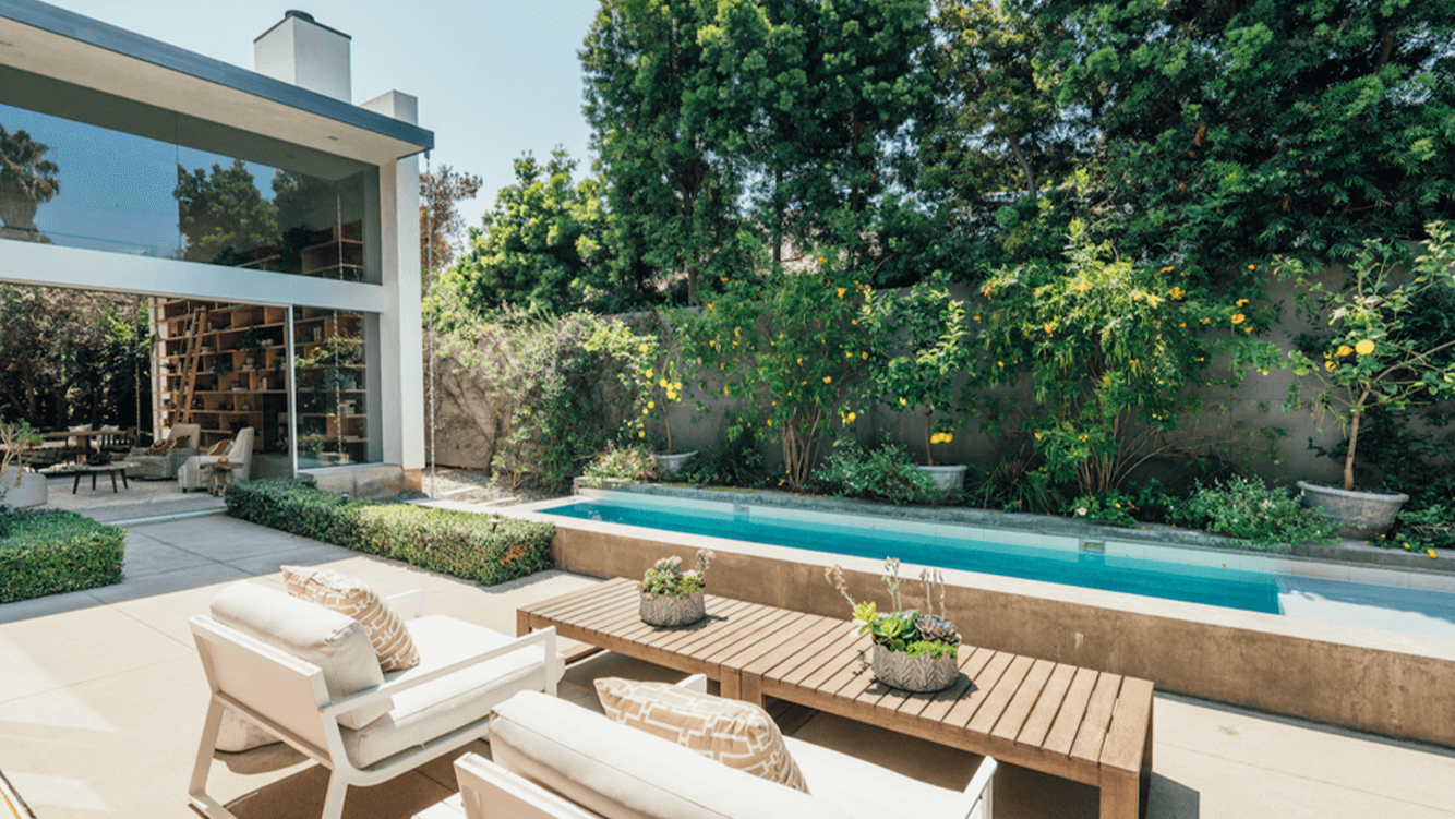‘Game Of Thrones’ Actress Emilia Clarke Sells Venice, California Home For $4.4 Million