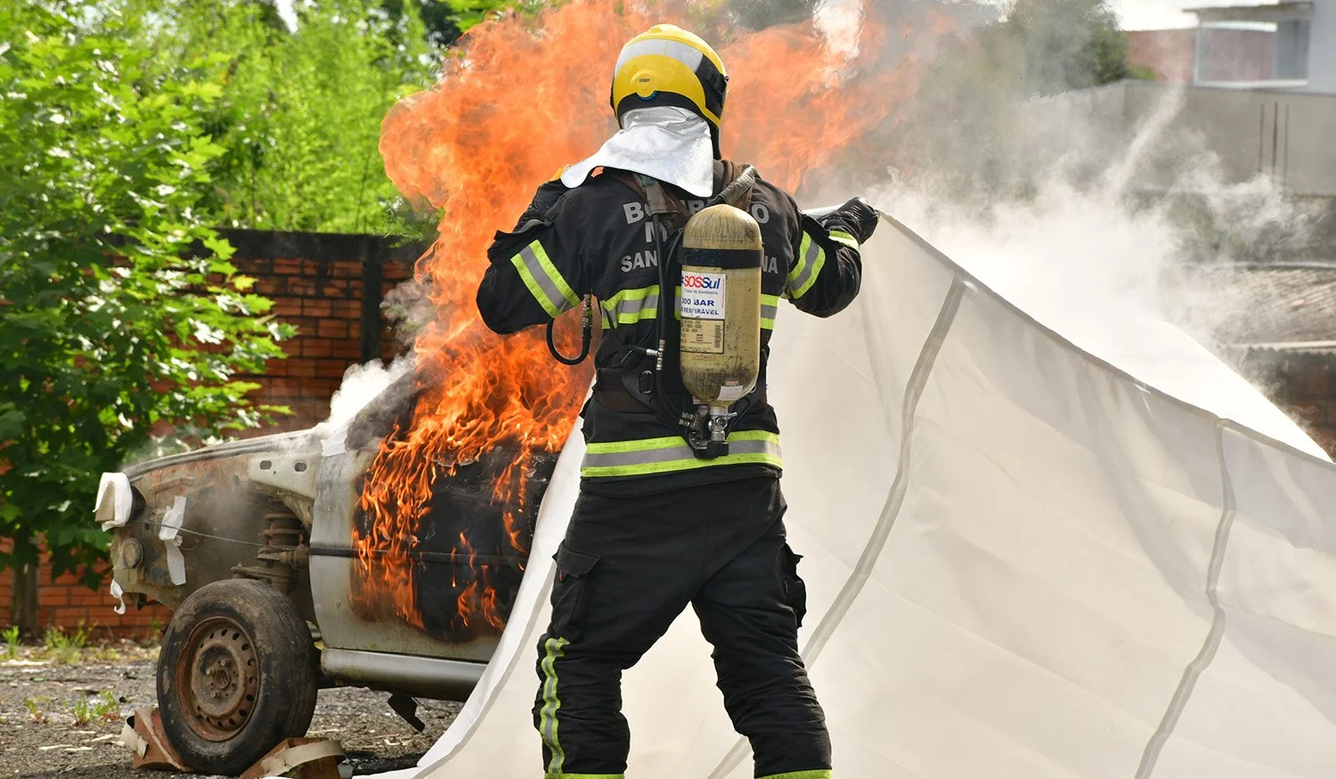 Manta ignifuga para incendio de vehículo con batería de litio