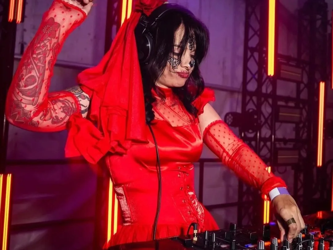 DJ Flávia (upstairs)