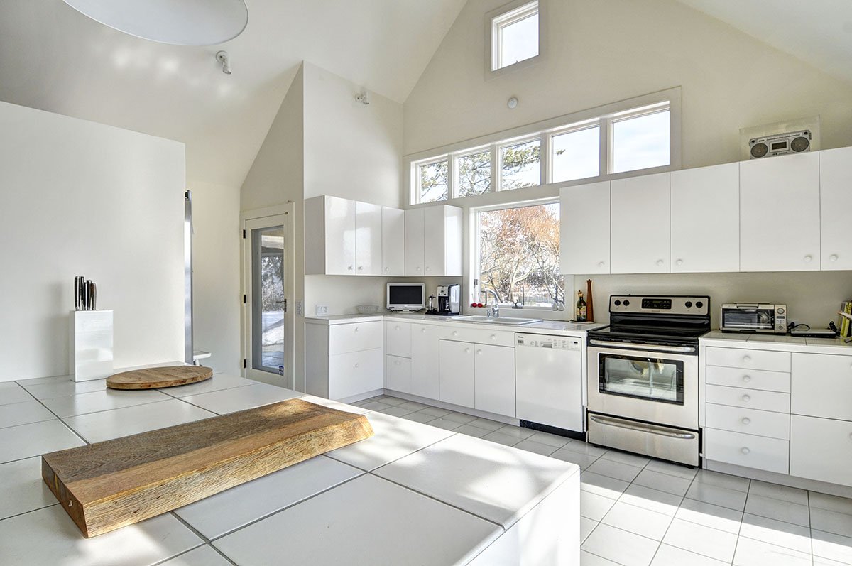 285 Jobs Lane kitchen.jpg