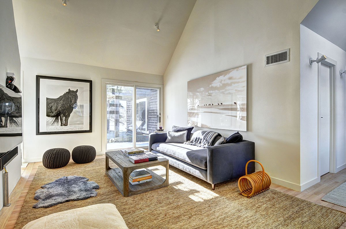 285 Jobs Lane living4.jpg