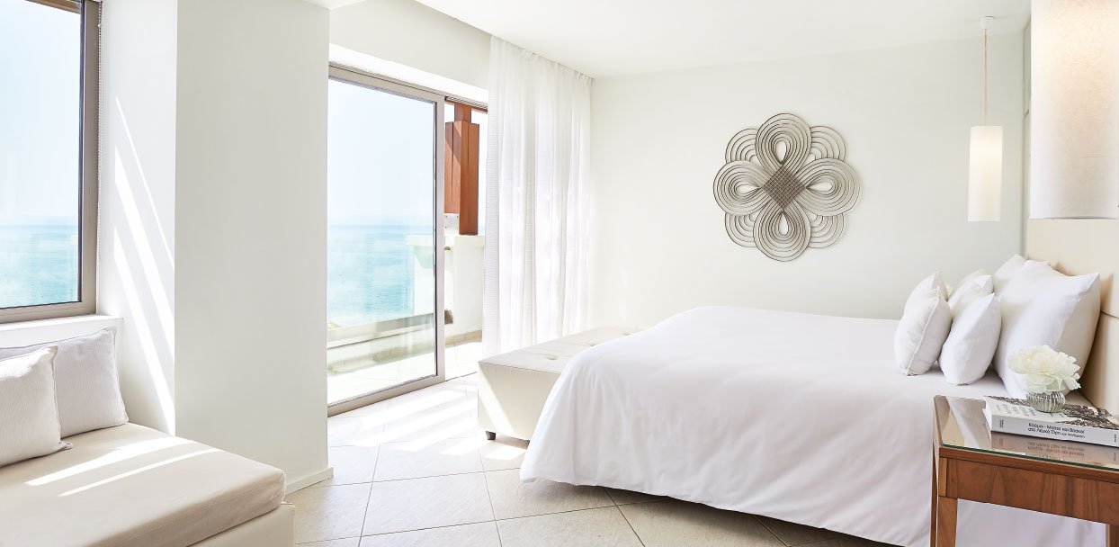 luxury-guestroom-accommodation-in-amirandes-27001.jpg