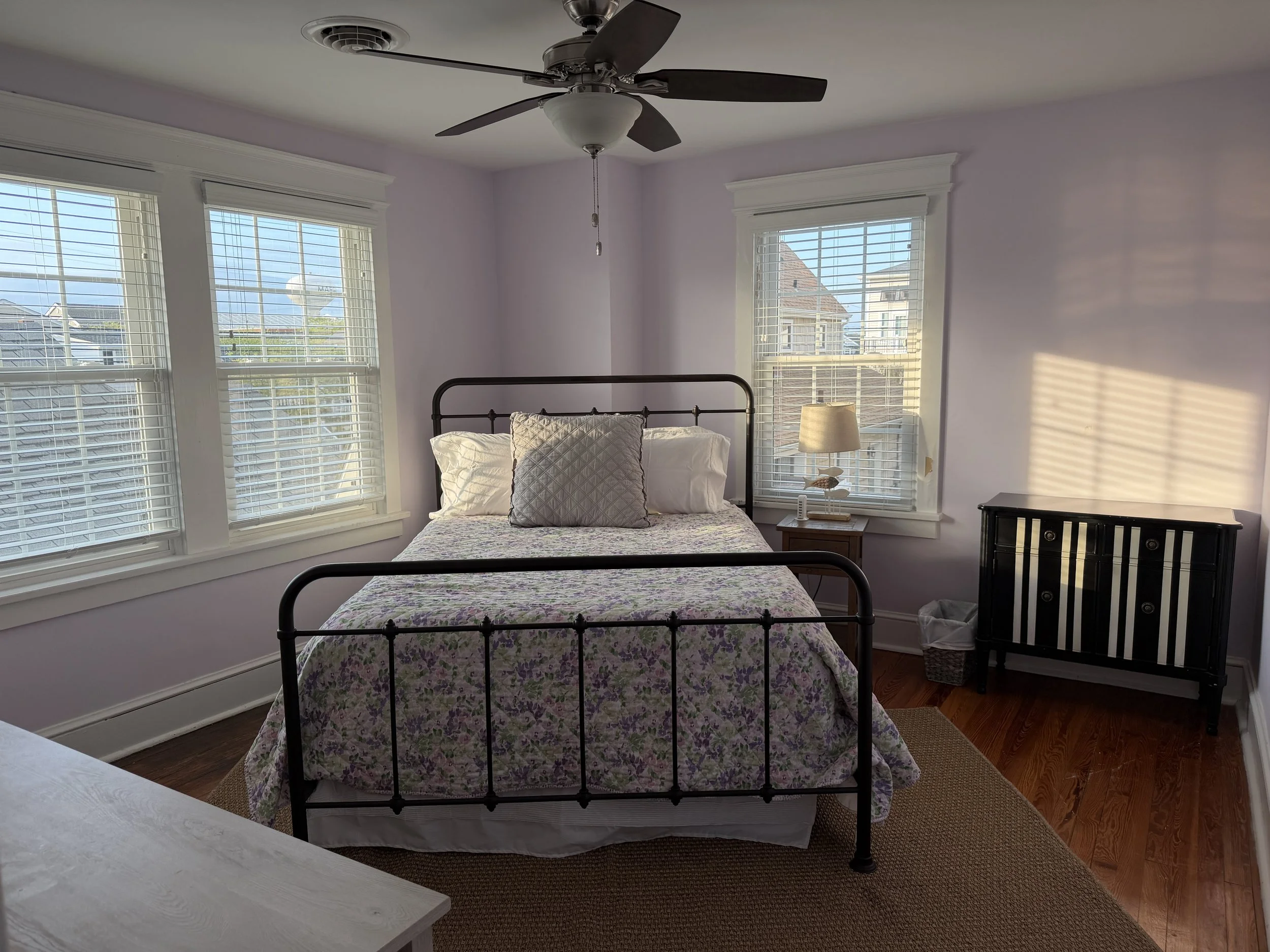 7 Di Room Pic.JPG